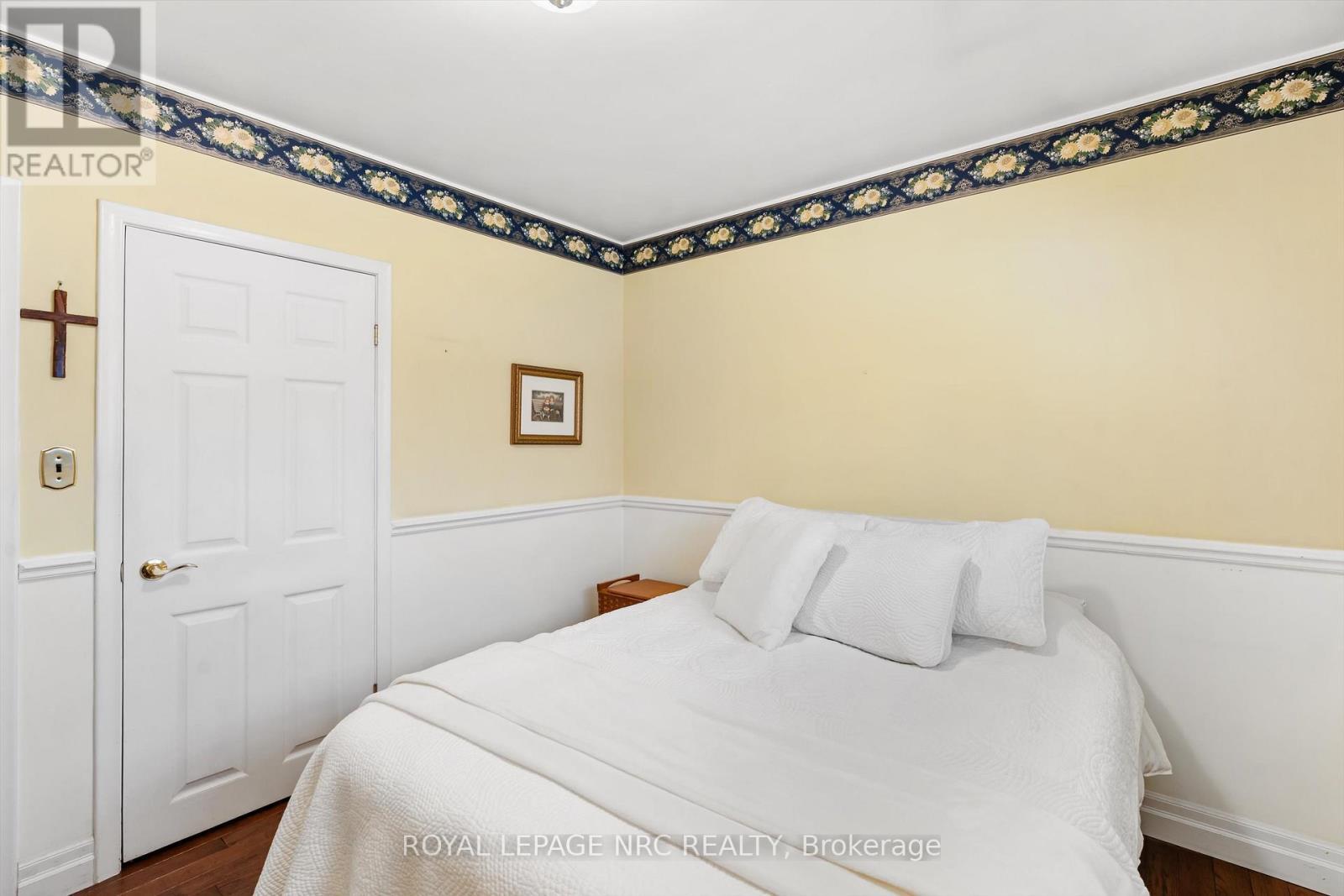 












26 SOUTHDALE DRIVE

,
St. Catharines (Vine/Linwell),




Ontario
L2M3N5

