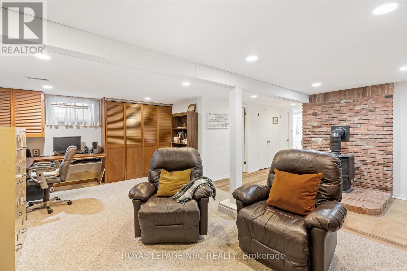 












26 SOUTHDALE DRIVE

,
St. Catharines (Vine/Linwell),




Ontario
L2M3N5

