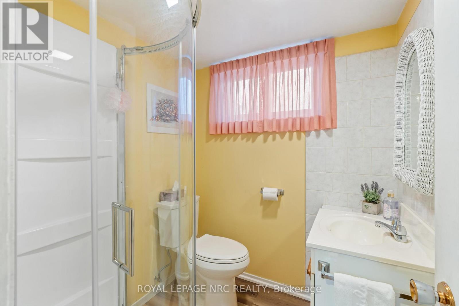 












26 SOUTHDALE DRIVE

,
St. Catharines (Vine/Linwell),




Ontario
L2M3N5

