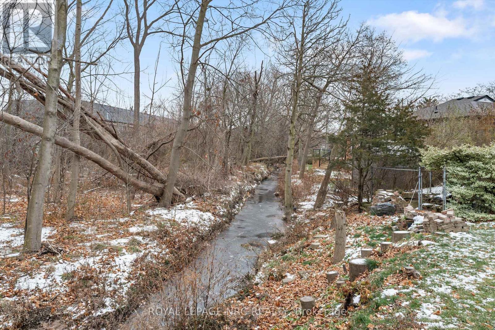 












26 SOUTHDALE DRIVE

,
St. Catharines (Vine/Linwell),




Ontario
L2M3N5

