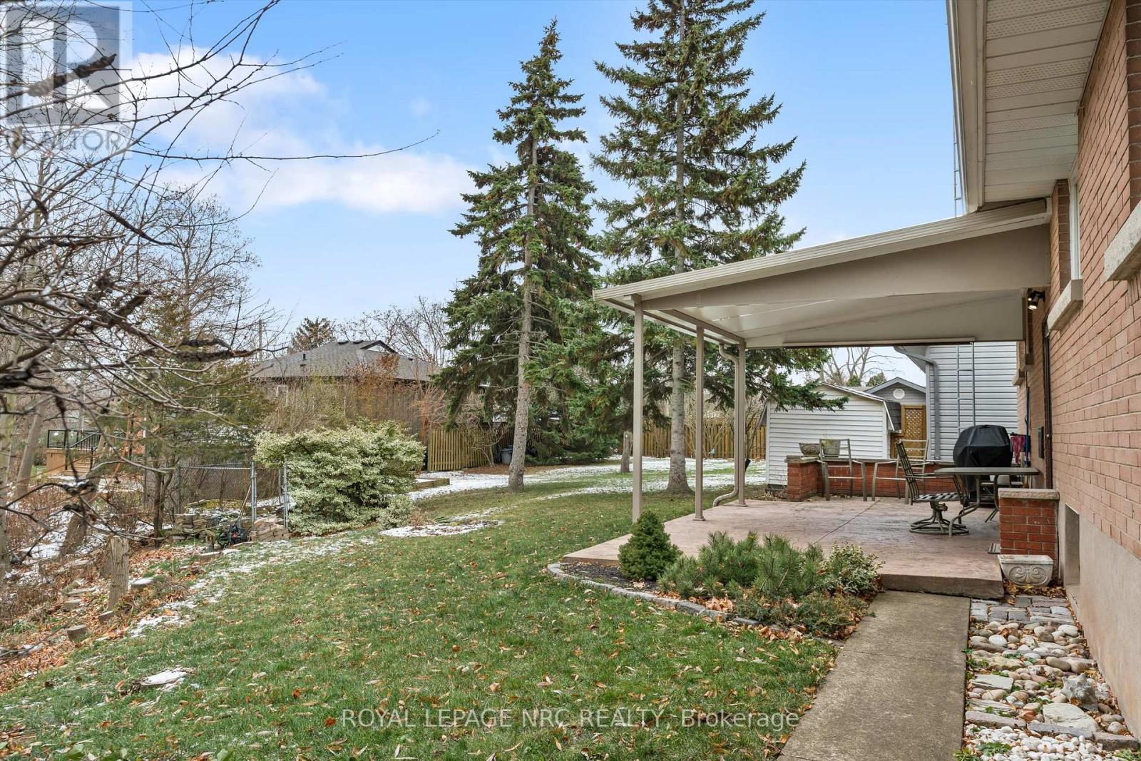 












26 SOUTHDALE DRIVE

,
St. Catharines (Vine/Linwell),




Ontario
L2M3N5

