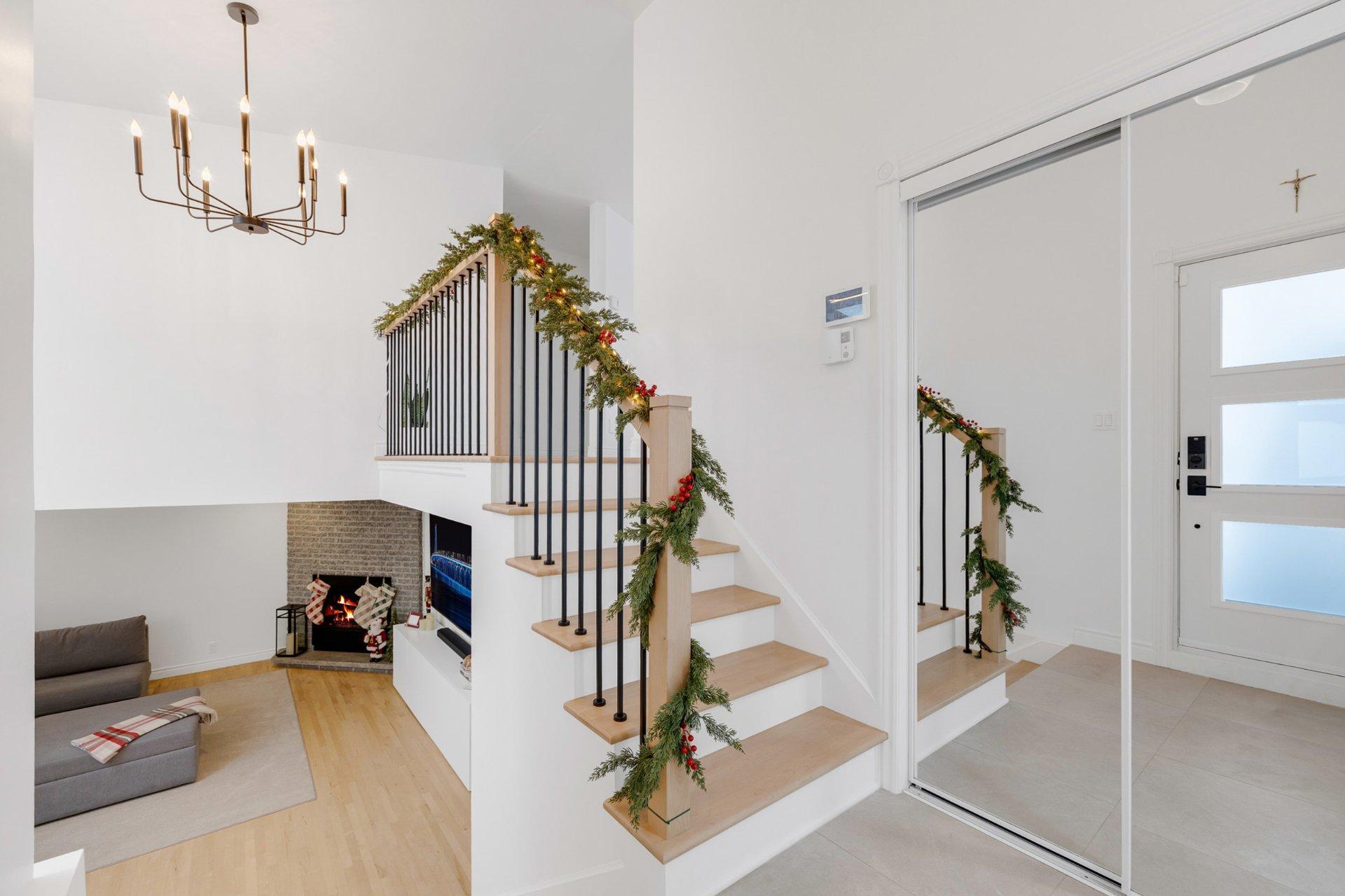 









451


Rue Arthur-Foucher

,
Repentigny (Le Gardeur),




QC
J5Z3X1

