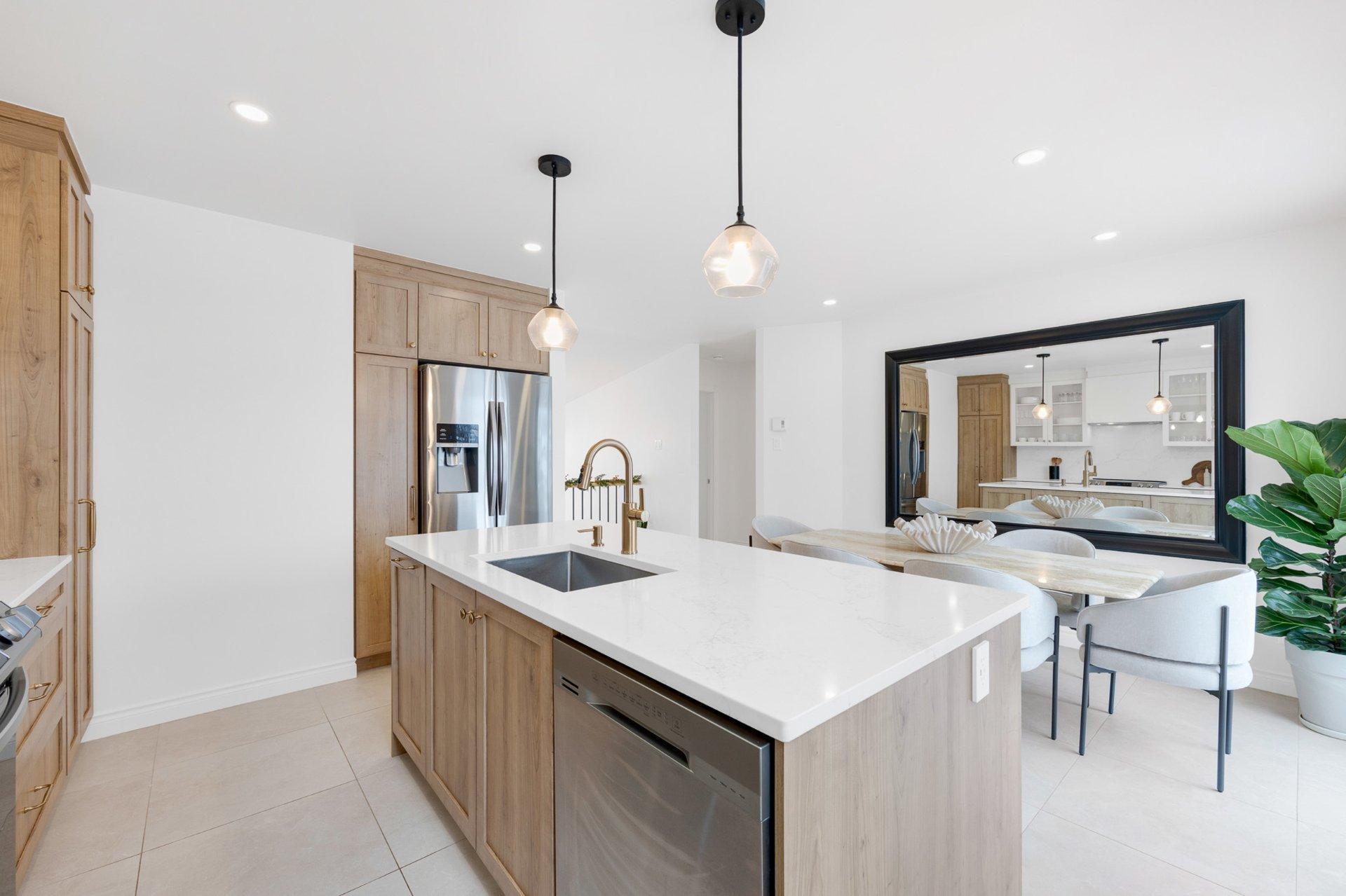 









451


Rue Arthur-Foucher

,
Repentigny (Le Gardeur),




QC
J5Z3X1

