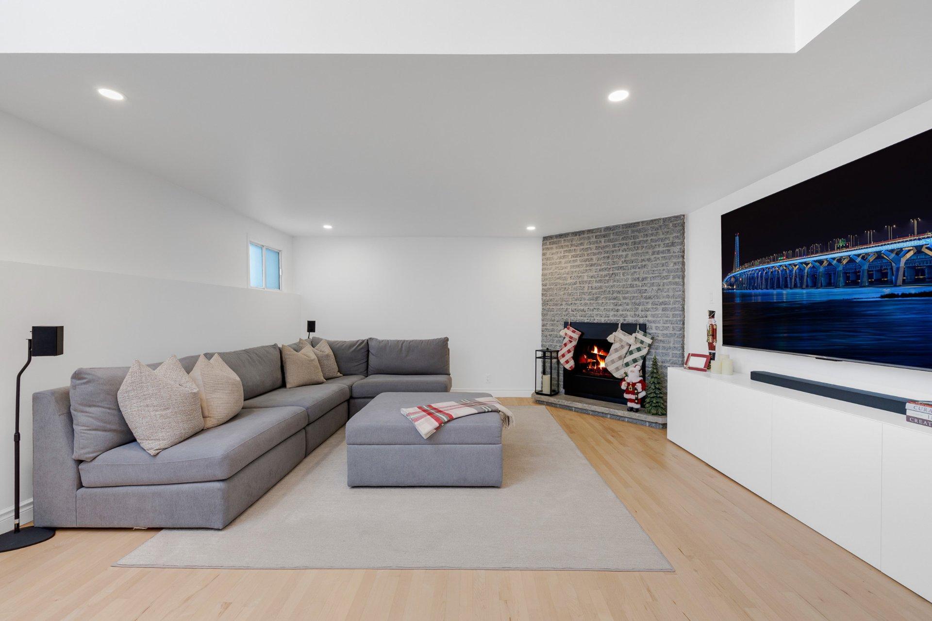 









451


Rue Arthur-Foucher

,
Repentigny (Le Gardeur),




QC
J5Z3X1

