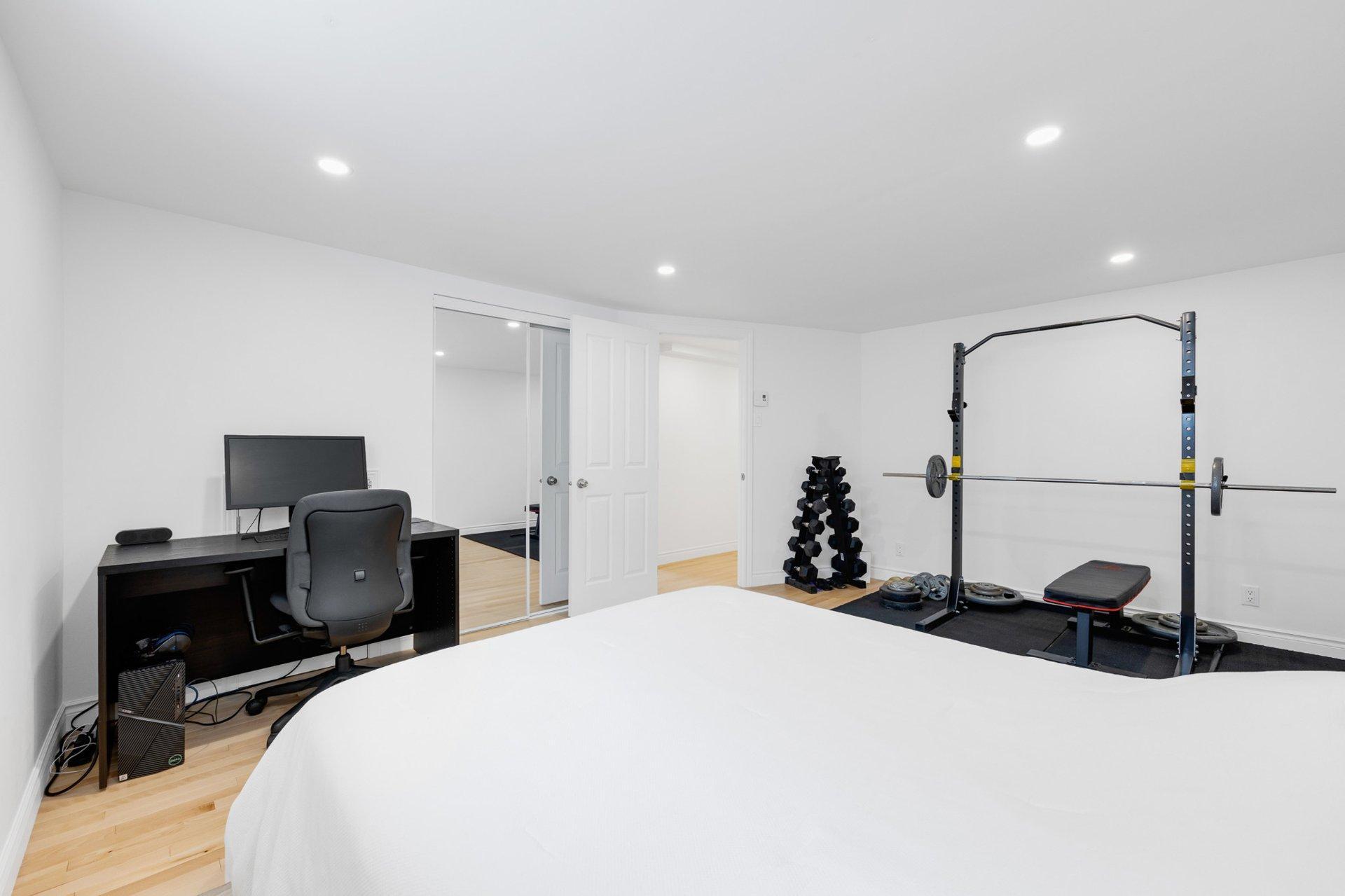 









451


Rue Arthur-Foucher

,
Repentigny (Le Gardeur),




QC
J5Z3X1

