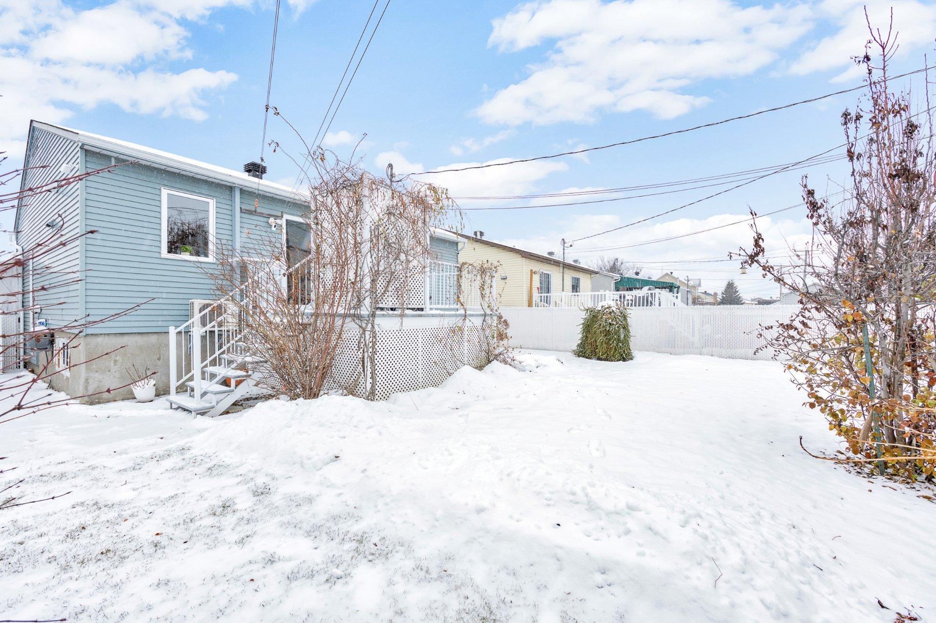 









451


Rue Arthur-Foucher

,
Repentigny (Le Gardeur),




QC
J5Z3X1

