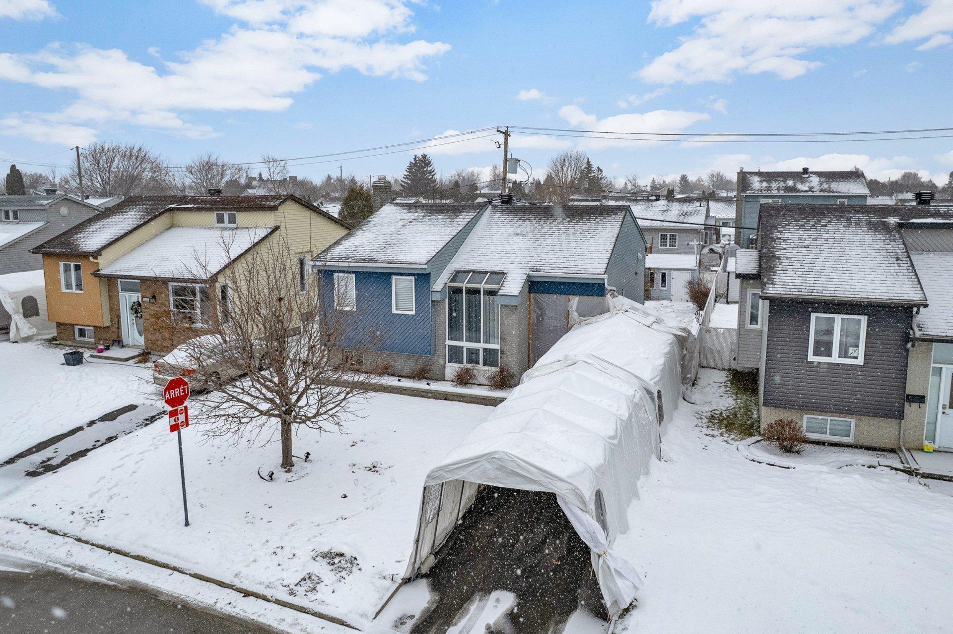 









451


Rue Arthur-Foucher

,
Repentigny (Le Gardeur),




QC
J5Z3X1

