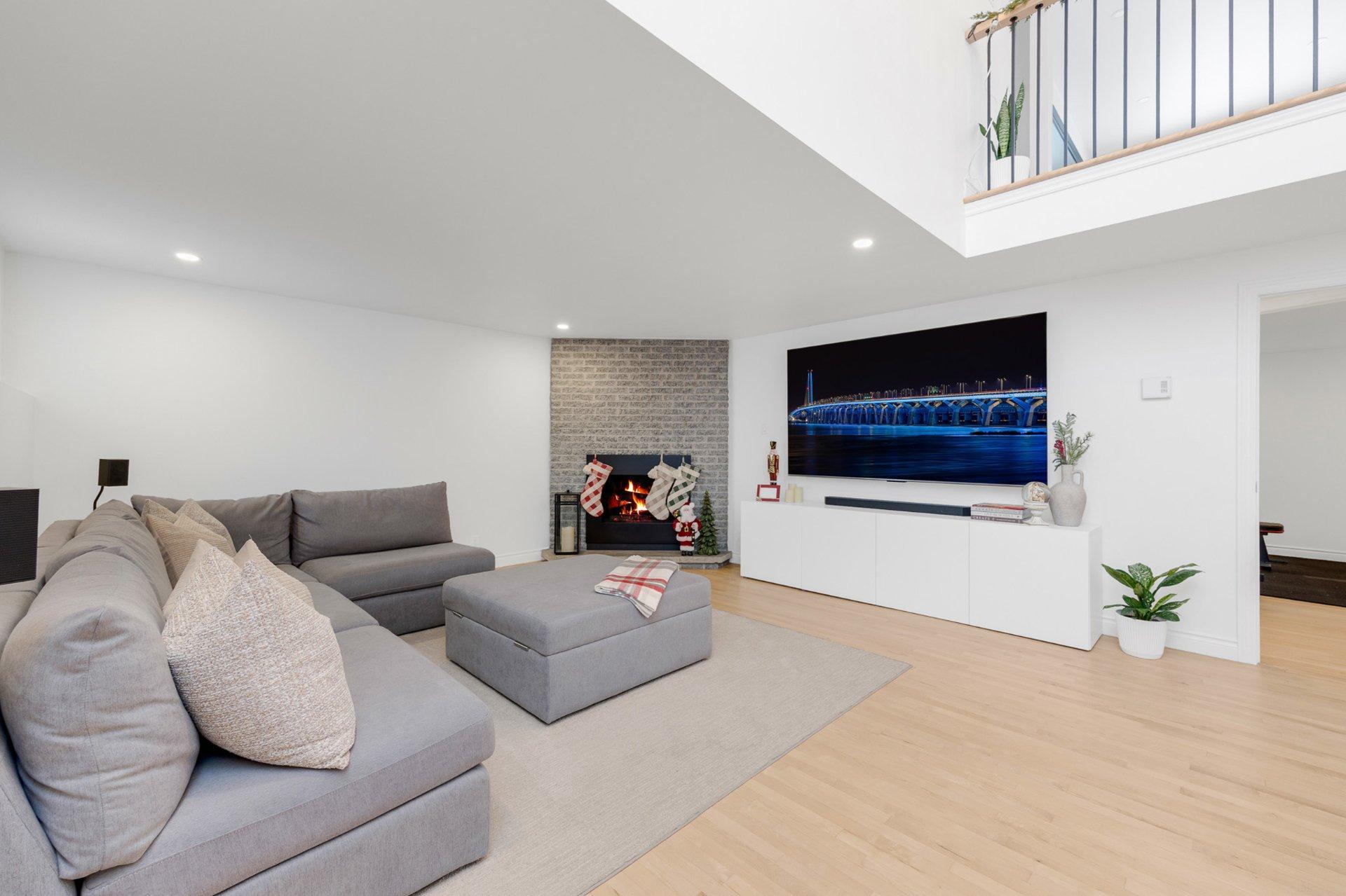 









451


Rue Arthur-Foucher

,
Repentigny (Le Gardeur),




QC
J5Z3X1

