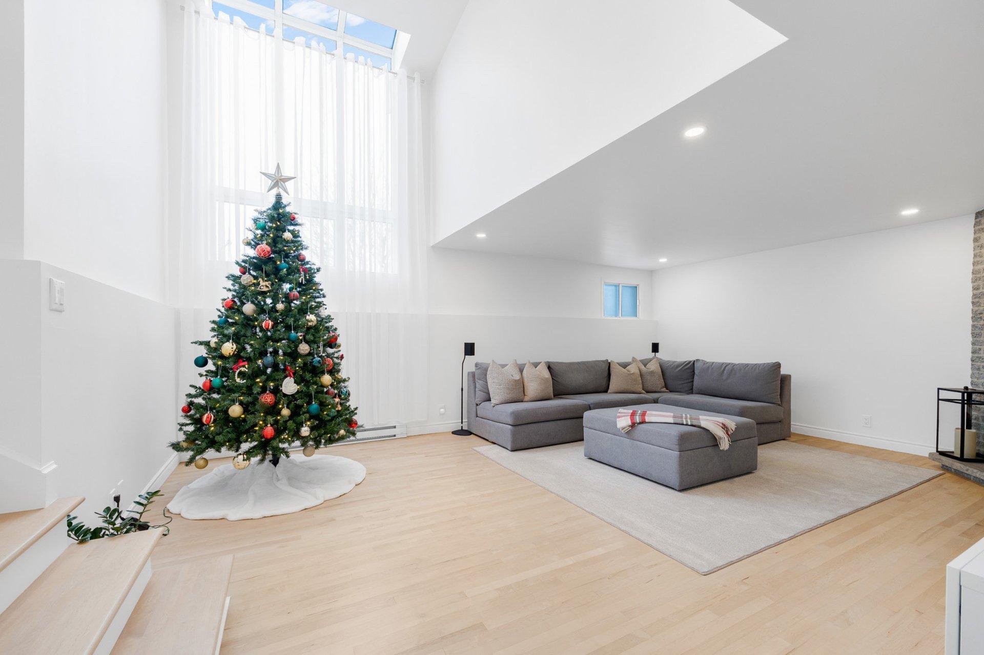 









451


Rue Arthur-Foucher

,
Repentigny (Le Gardeur),




QC
J5Z3X1

