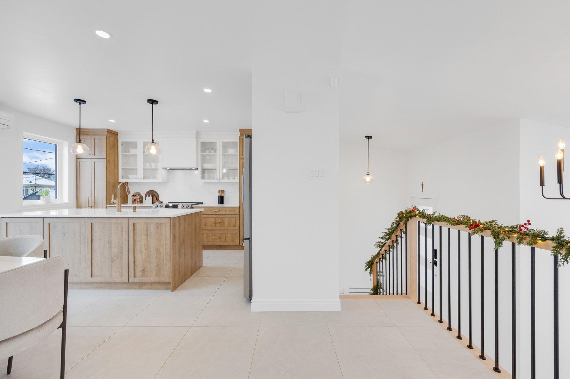 









451


Rue Arthur-Foucher

,
Repentigny (Le Gardeur),




QC
J5Z3X1

