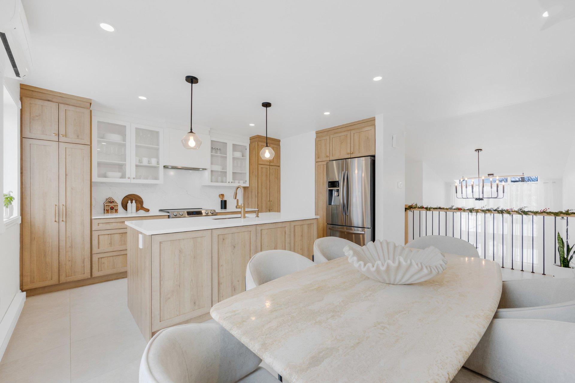 









451


Rue Arthur-Foucher

,
Repentigny (Le Gardeur),




QC
J5Z3X1

