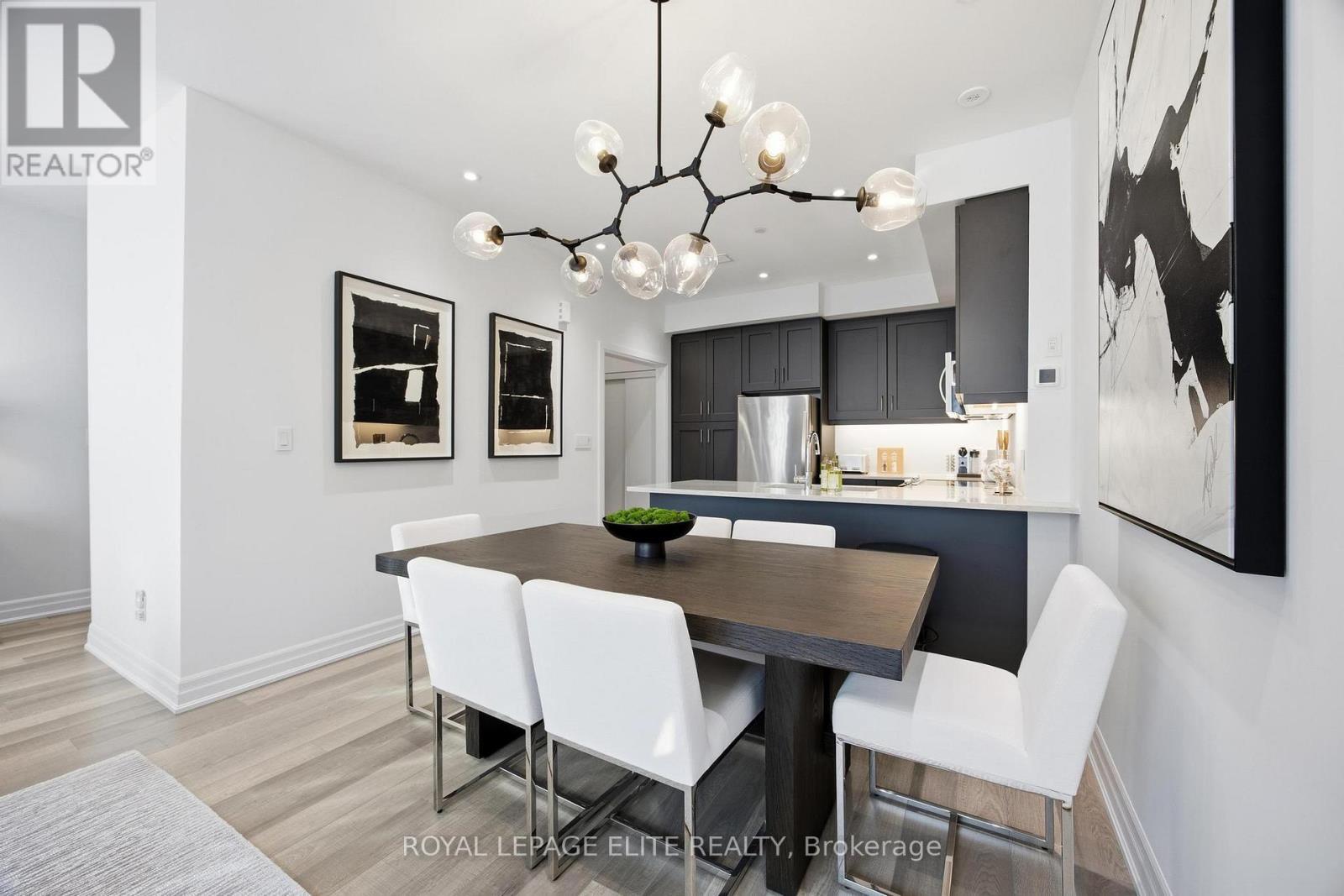 












723 - 665 CRICKLEWOOD DRIVE

,
Mississauga,




Ontario
L5G0B9

