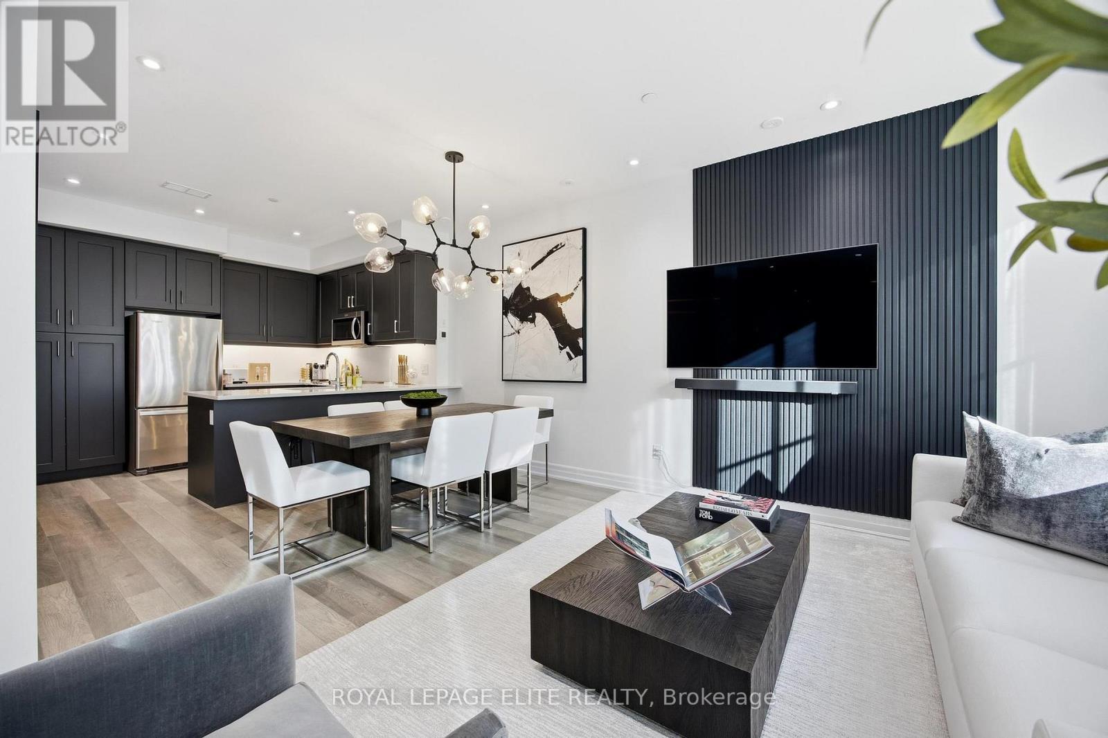 












723 - 665 CRICKLEWOOD DRIVE

,
Mississauga,




Ontario
L5G0B9

