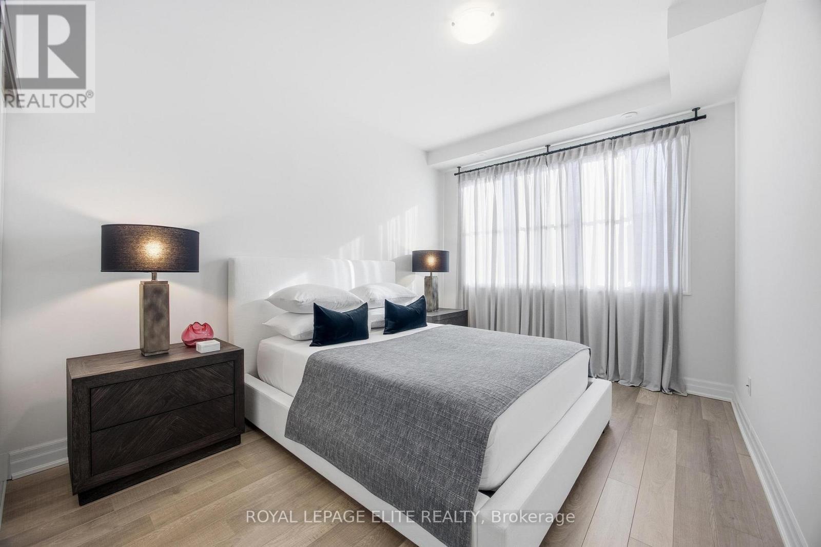 












723 - 665 CRICKLEWOOD DRIVE

,
Mississauga,




Ontario
L5G0B9

