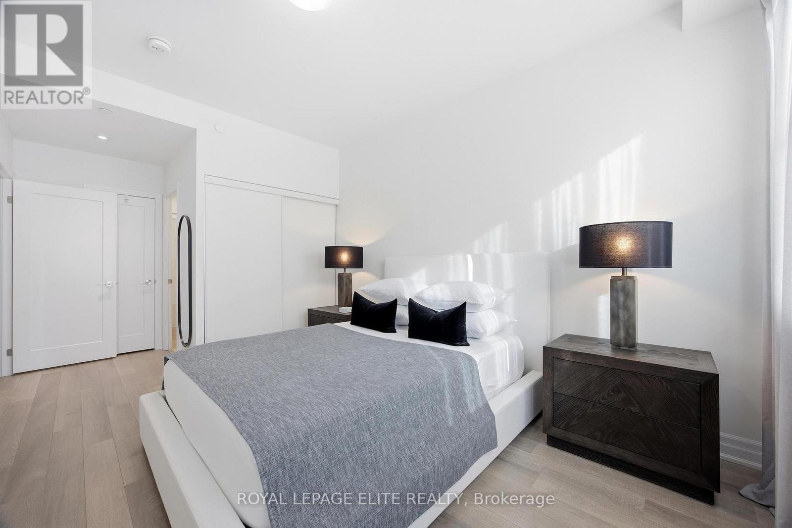 












723 - 665 CRICKLEWOOD DRIVE

,
Mississauga,




Ontario
L5G0B9

