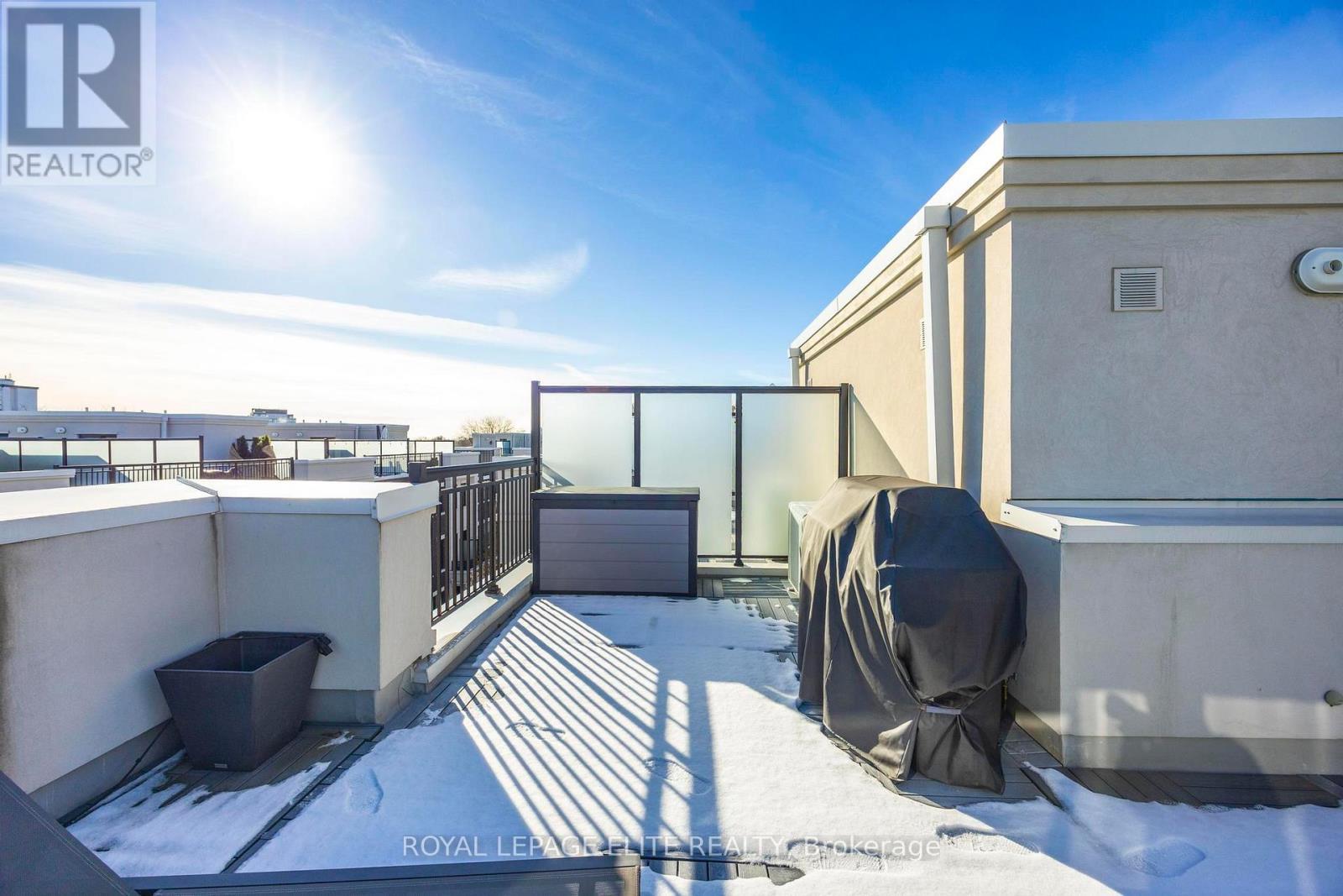 












723 - 665 CRICKLEWOOD DRIVE

,
Mississauga,




Ontario
L5G0B9

