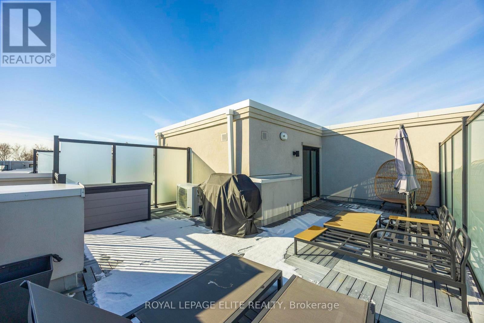 












723 - 665 CRICKLEWOOD DRIVE

,
Mississauga,




Ontario
L5G0B9

