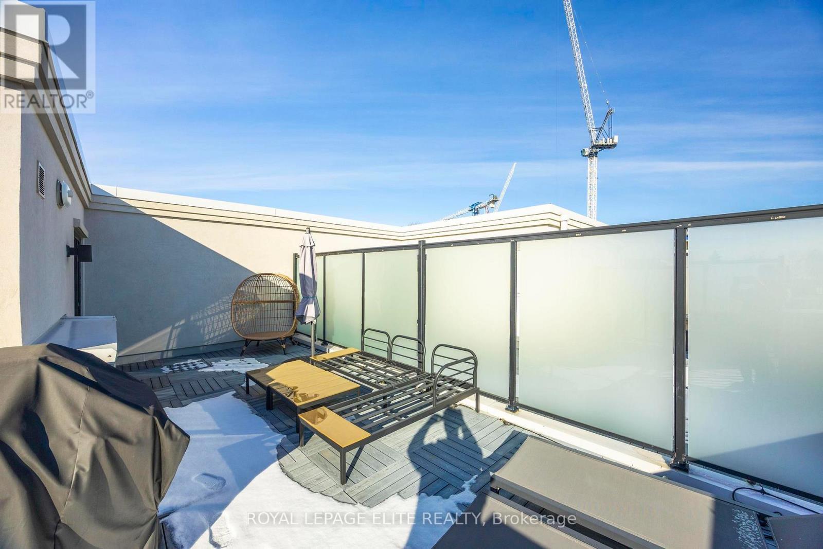 












723 - 665 CRICKLEWOOD DRIVE

,
Mississauga,




Ontario
L5G0B9

