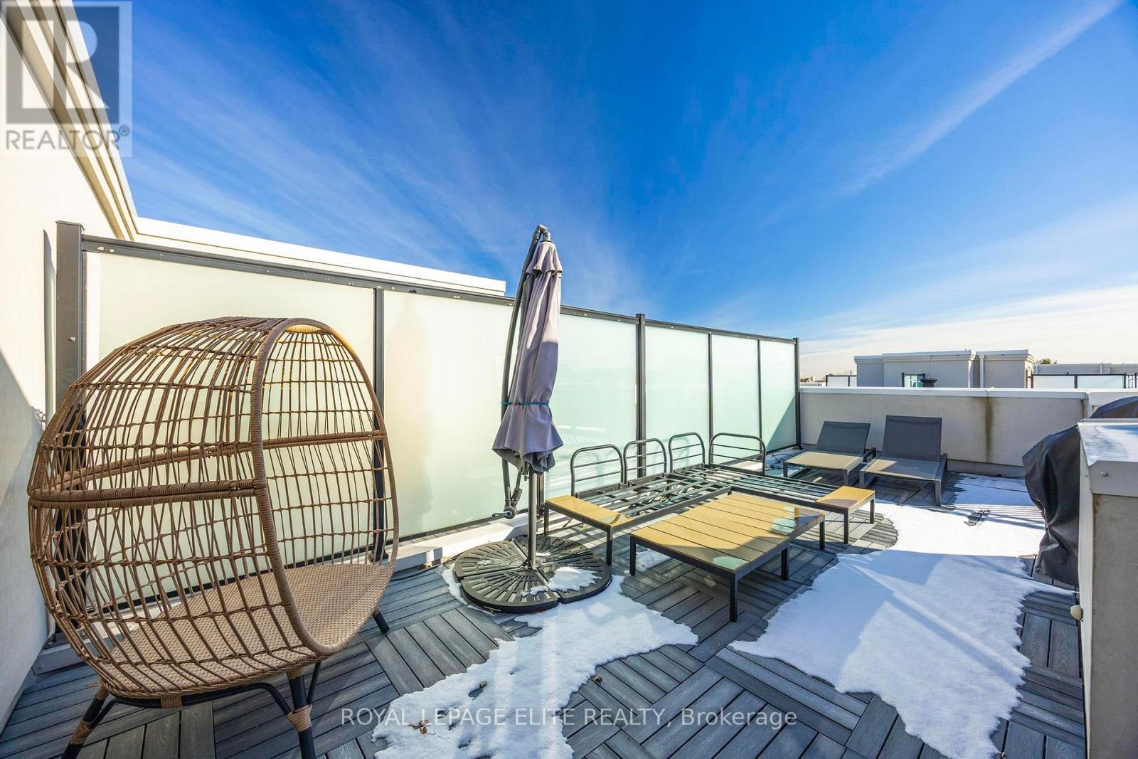 












723 - 665 CRICKLEWOOD DRIVE

,
Mississauga,




Ontario
L5G0B9

