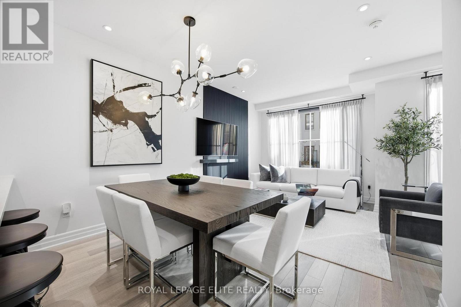 












723 - 665 CRICKLEWOOD DRIVE

,
Mississauga,




Ontario
L5G0B9

