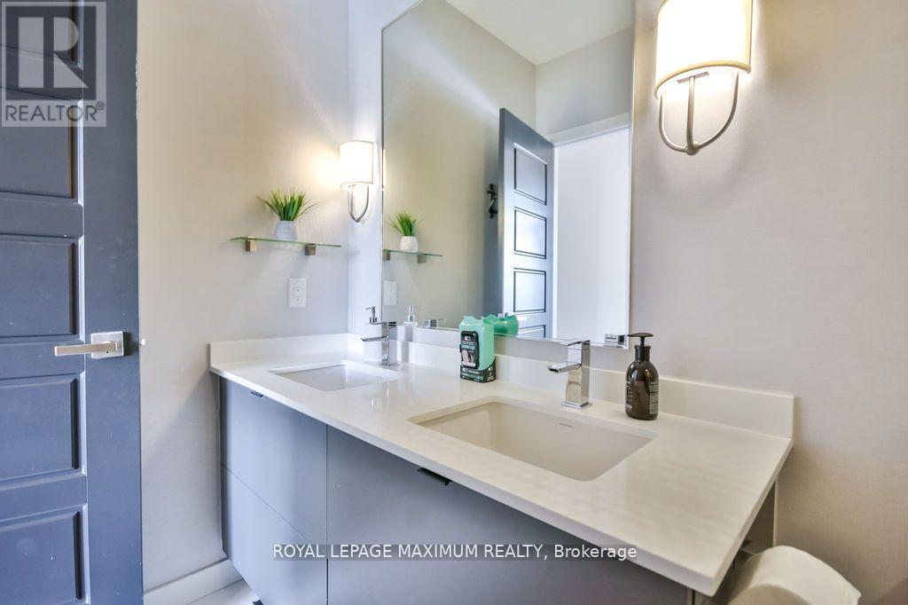 












3527 RIVA AVENUE

,
Innisfil,




Ontario
L9S0L5

