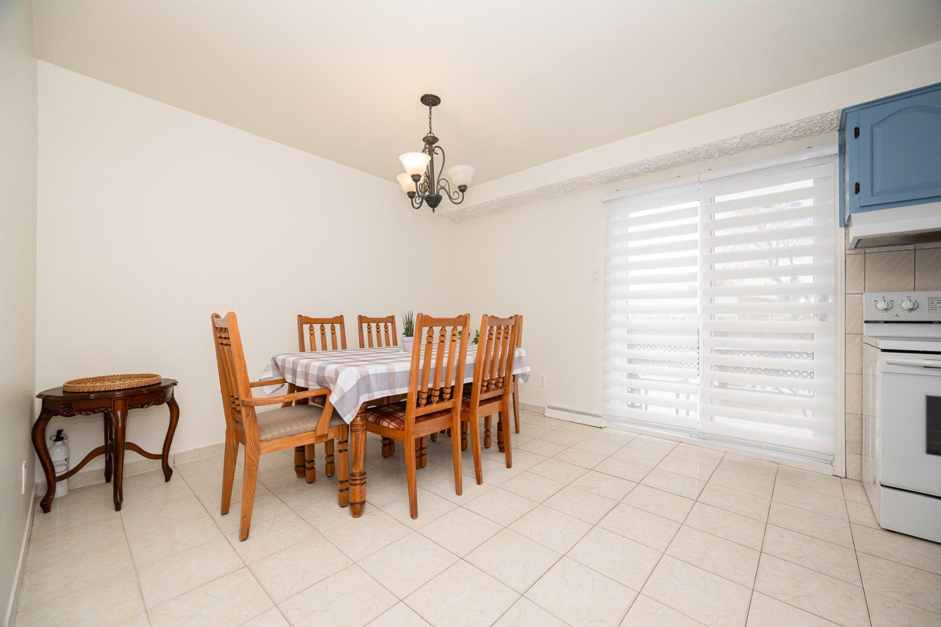 









1154


Av. Haendel

,
Laval (Chomedey),




QC
H7W3A2

