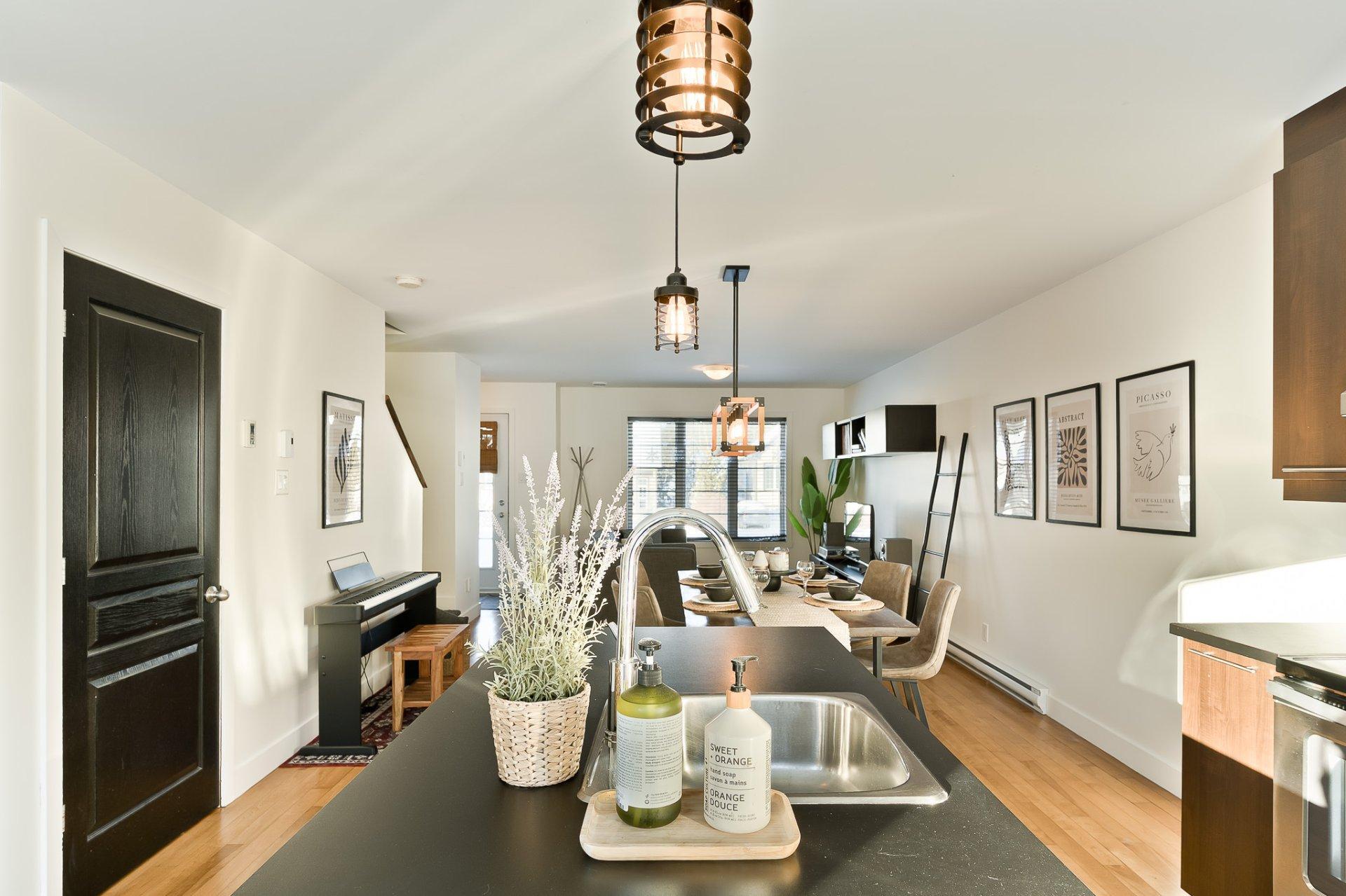 









3754


Rue Tourville

,
Sherbrooke (Les Nations),




QC
J1N0W8

