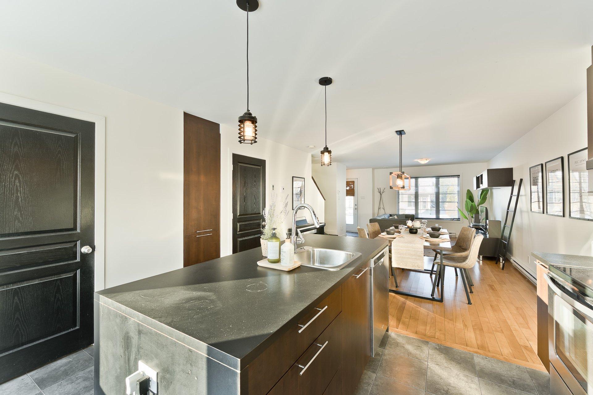 









3754


Rue Tourville

,
Sherbrooke (Les Nations),




QC
J1N0W8

