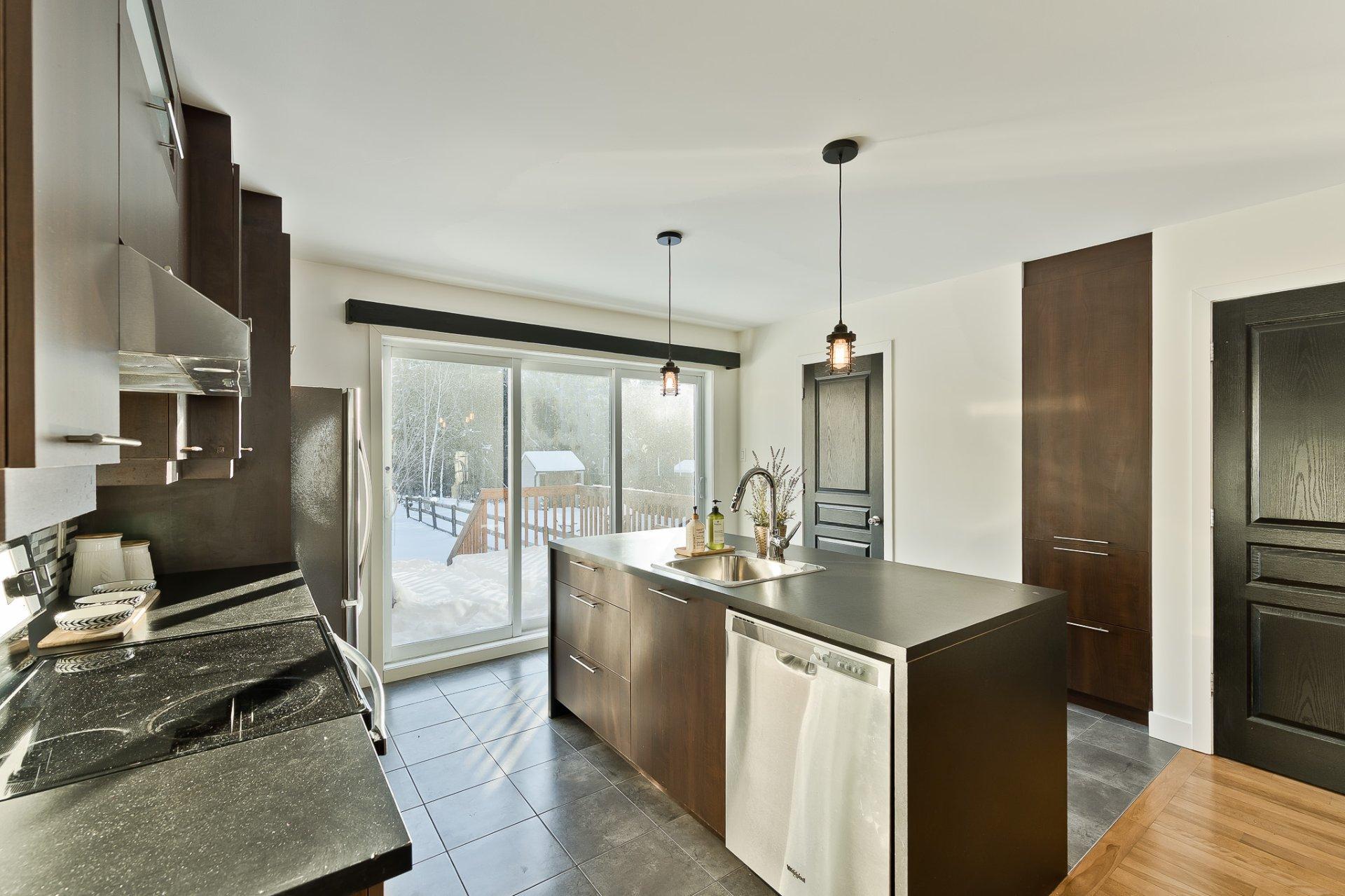 









3754


Rue Tourville

,
Sherbrooke (Les Nations),




QC
J1N0W8

