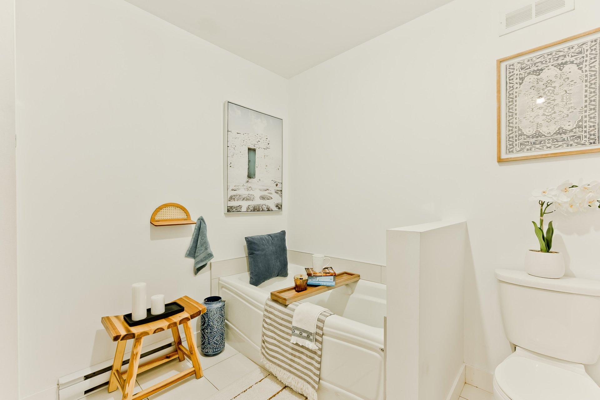 









3754


Rue Tourville

,
Sherbrooke (Les Nations),




QC
J1N0W8

