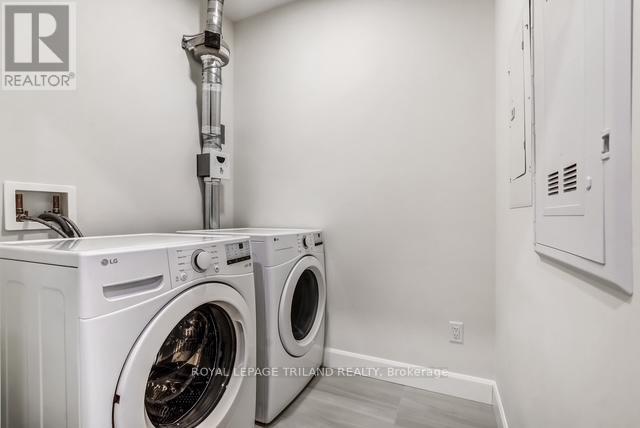 












204 - 16 COMPASS TRAIL

,
Central Elgin (Port Stanley),




Ontario
N5L0B4

