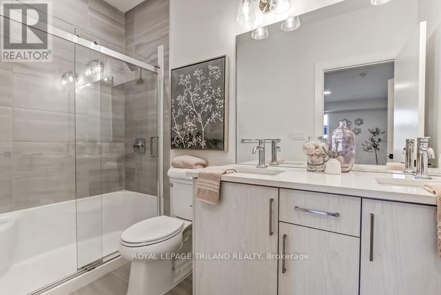 












204 - 16 COMPASS TRAIL

,
Central Elgin (Port Stanley),




Ontario
N5L0B4

