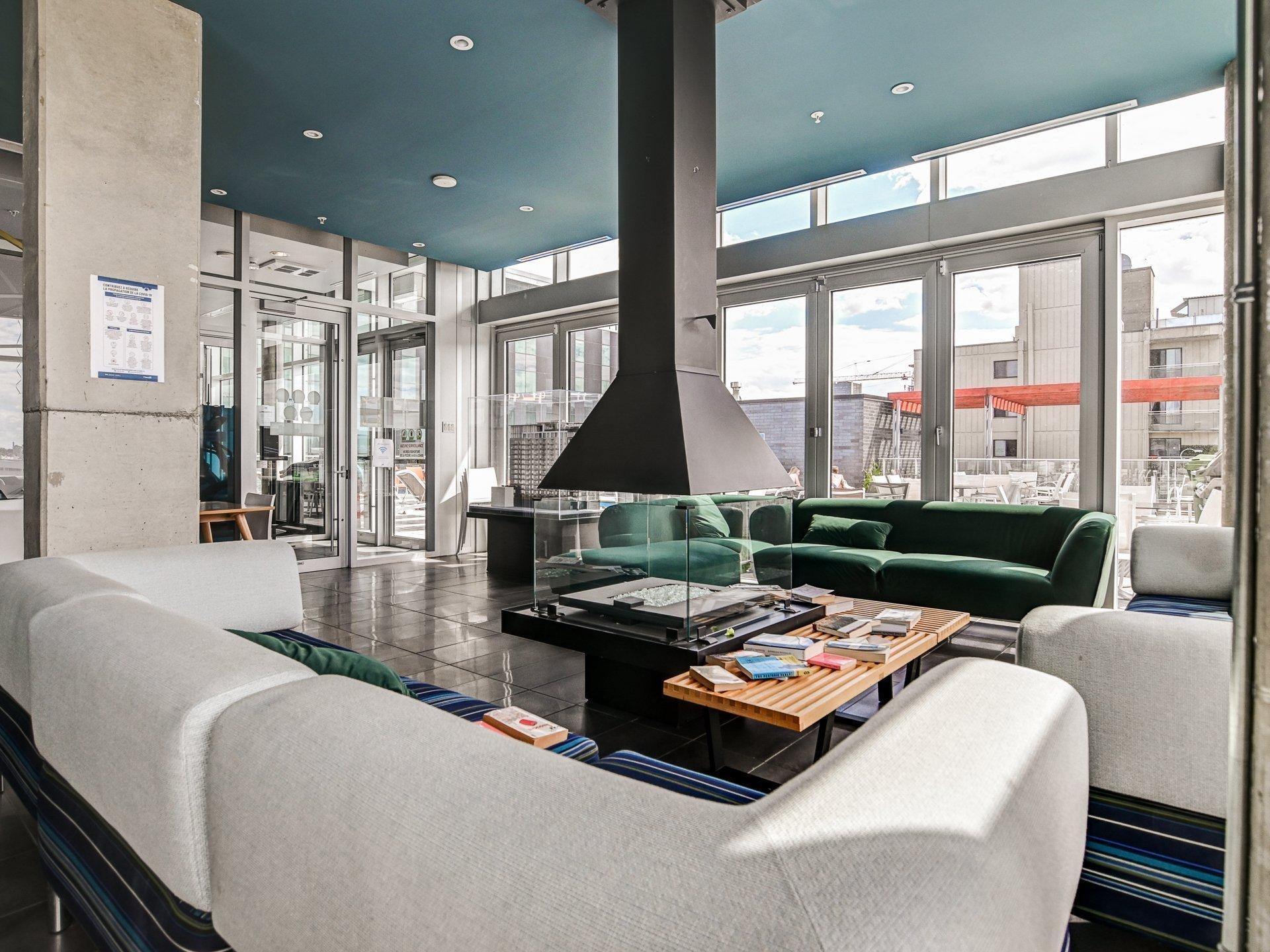 









1150


Rue St-Denis

, 508,
Montréal (Ville-Marie),




QC
H2X0B3

