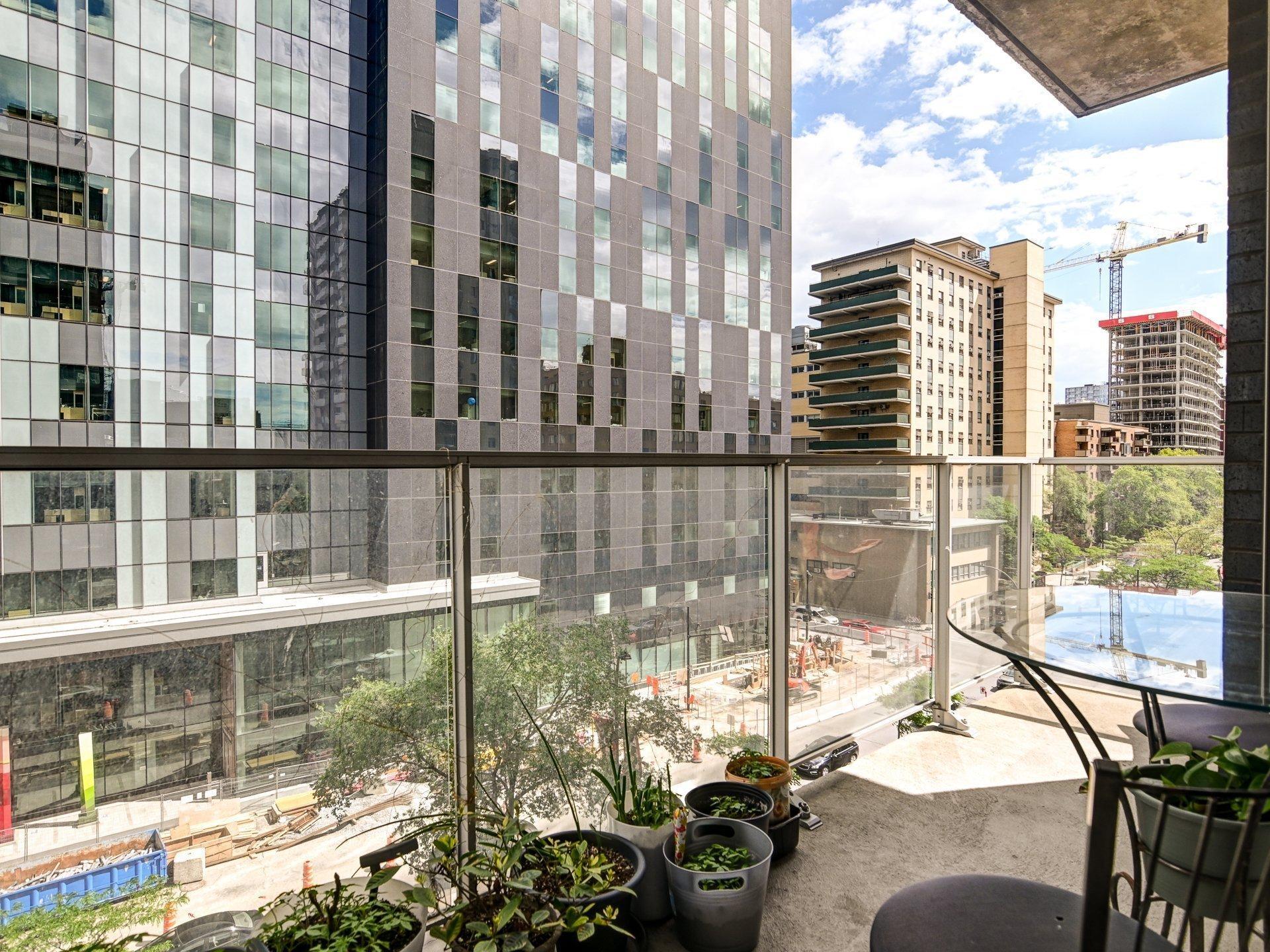 









1150


Rue St-Denis

, 508,
Montréal (Ville-Marie),




QC
H2X0B3

