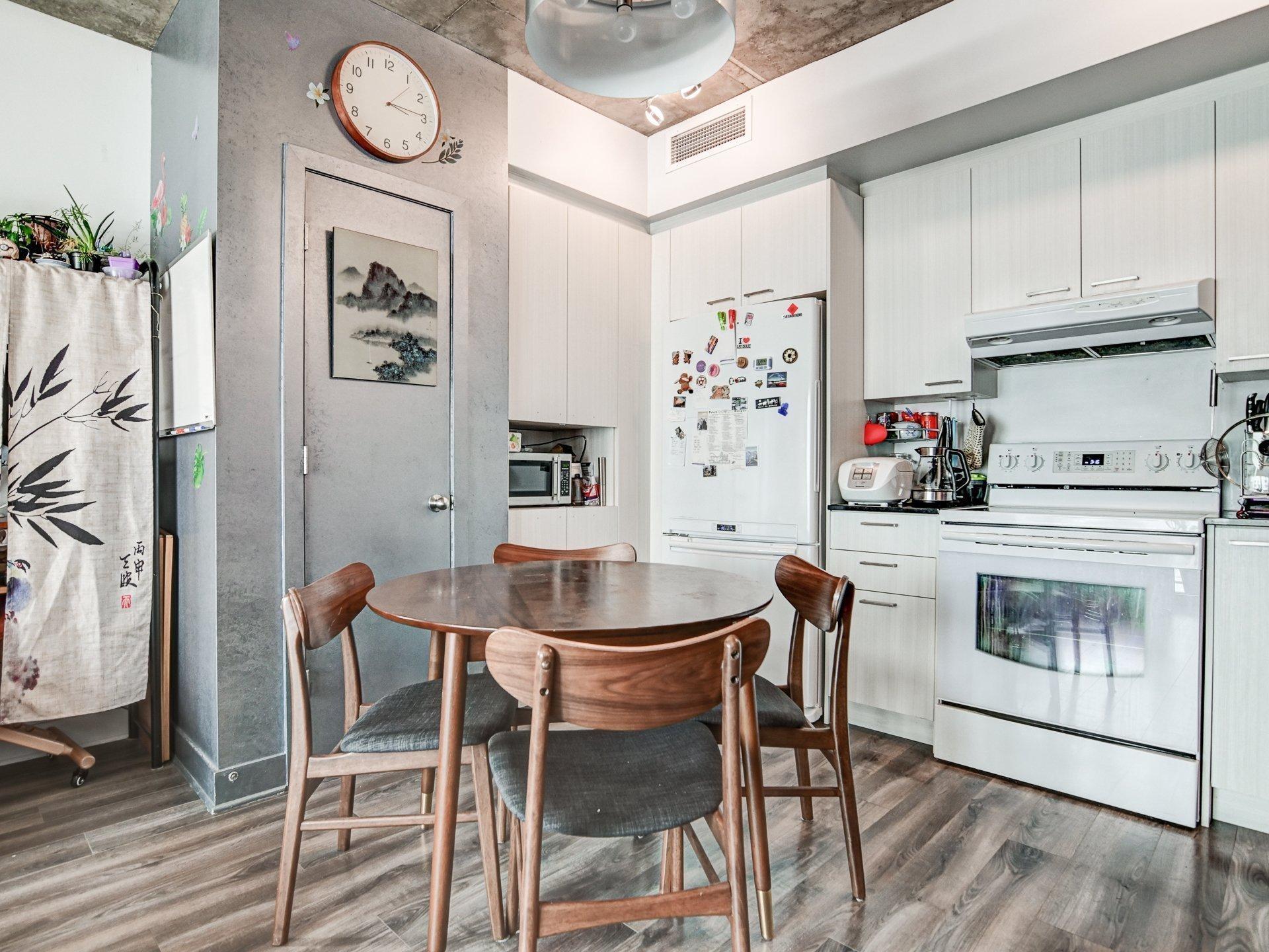 









1150


Rue St-Denis

, 508,
Montréal (Ville-Marie),




QC
H2X0B3

