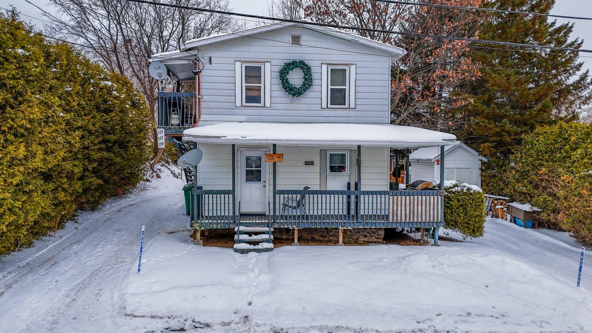 









119

 - 121


Rue D'Arcy

,
Magog,




QC
J1X1R5

