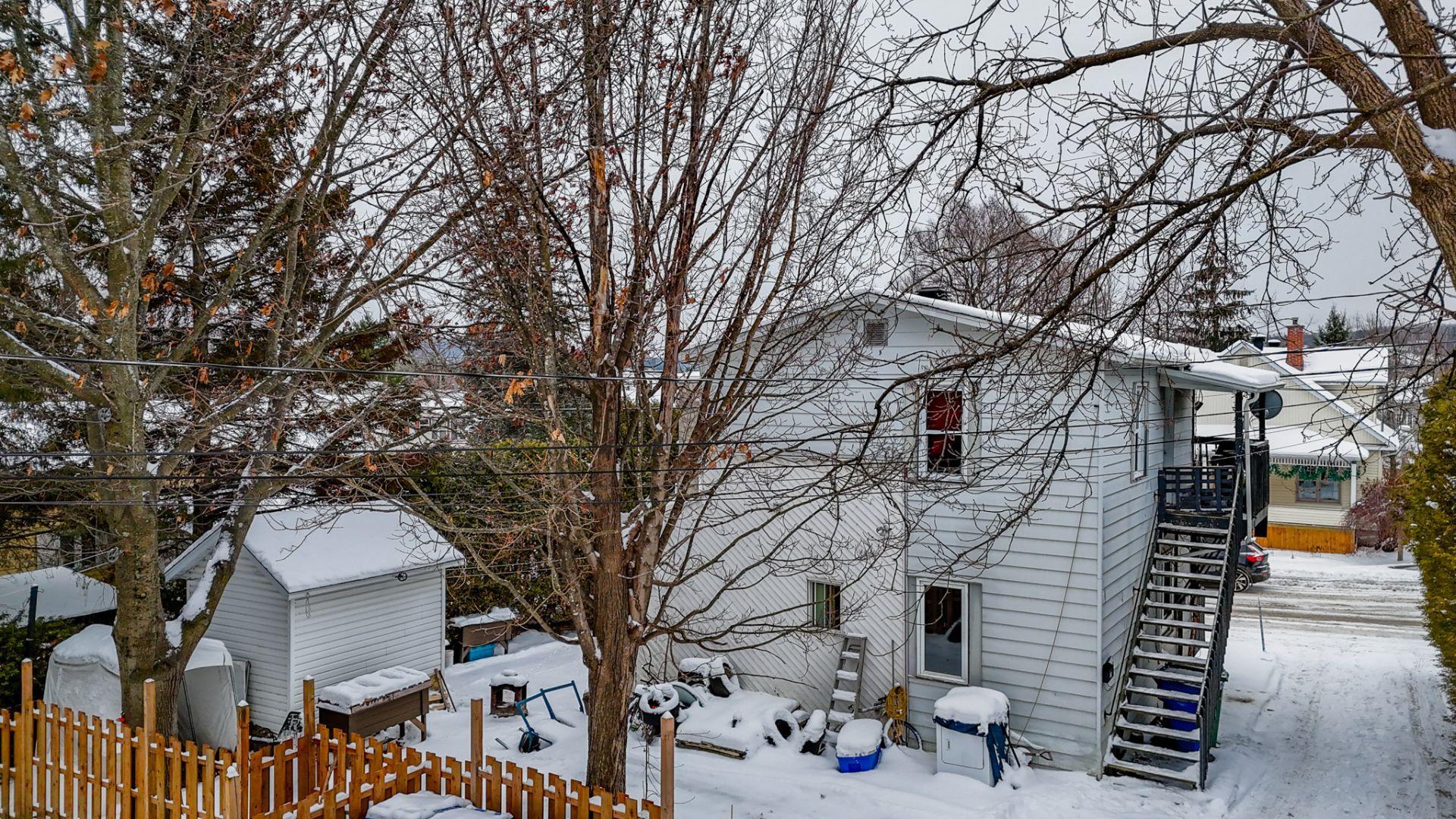 









119

 - 121


Rue D'Arcy

,
Magog,




QC
J1X1R5

