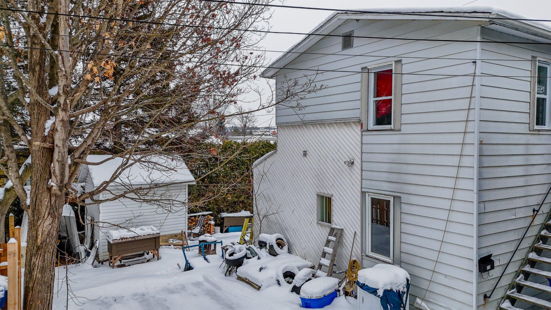 









119

 - 121


Rue D'Arcy

,
Magog,




QC
J1X1R5

