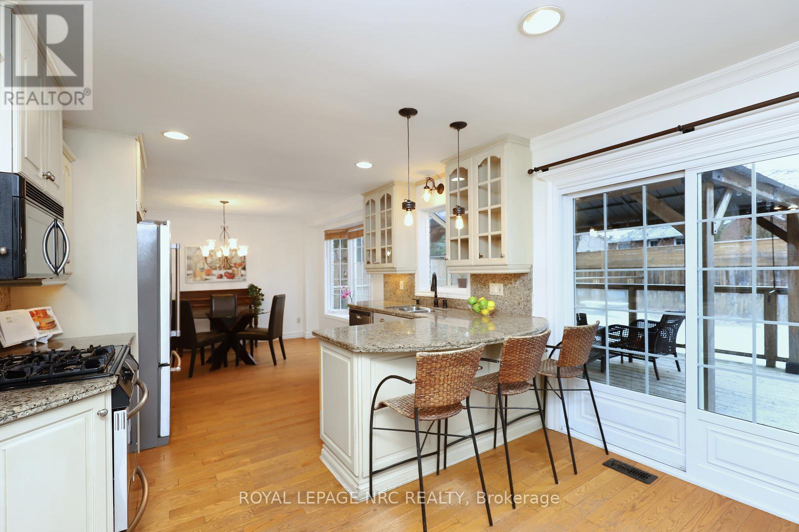 












4 CINDY COURT

,
Grimsby,




Ontario
L3M4N9

