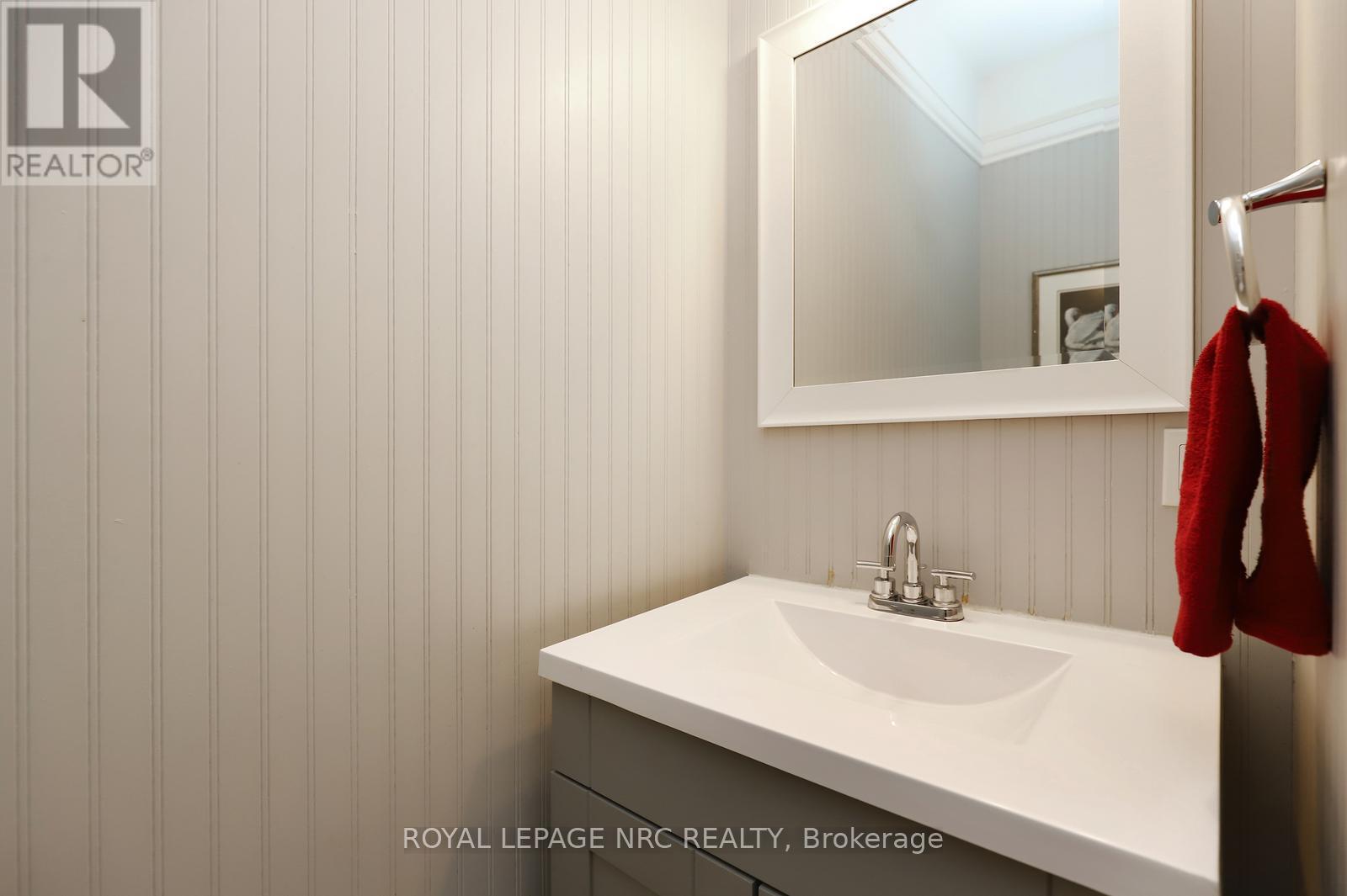 












4 CINDY COURT

,
Grimsby,




Ontario
L3M4N9

