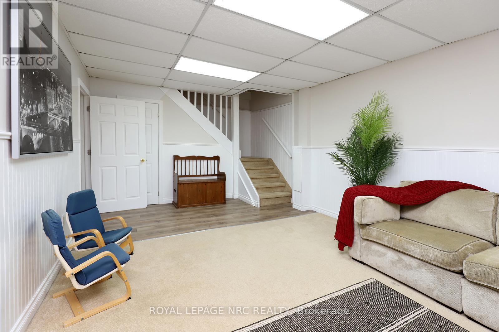 












4 CINDY COURT

,
Grimsby,




Ontario
L3M4N9

