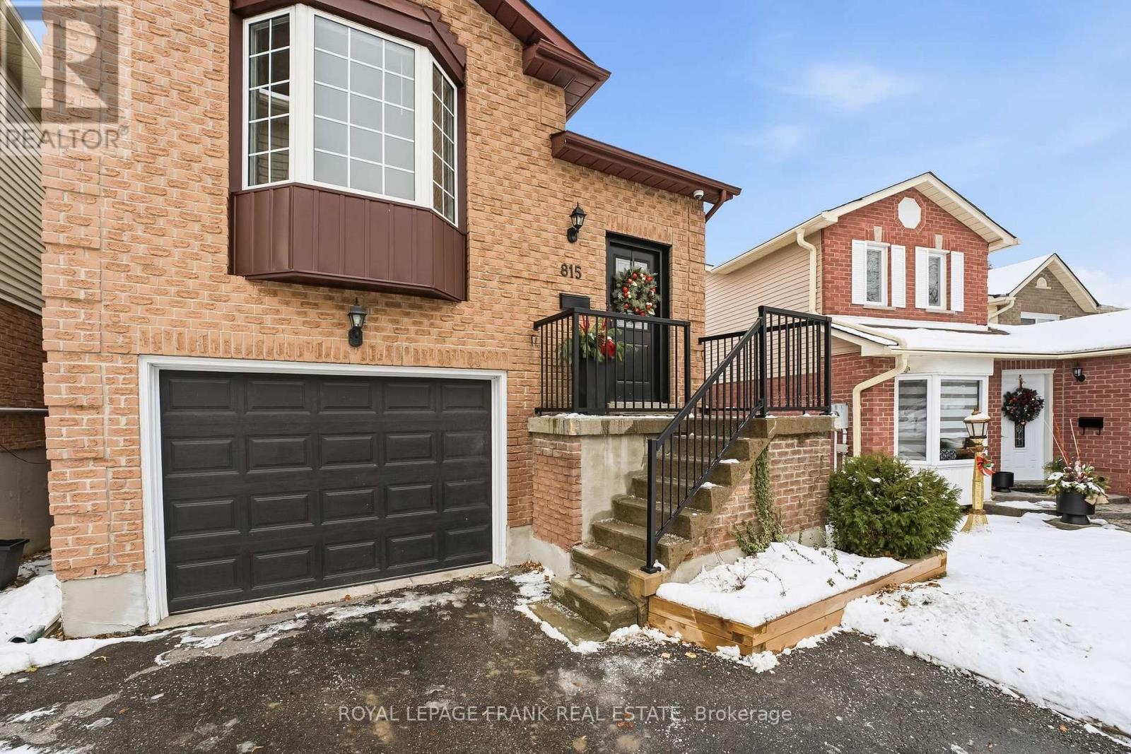 












815 ATTERSLEY DRIVE

,
Oshawa (Pinecrest),




Ontario
L1K1T4

