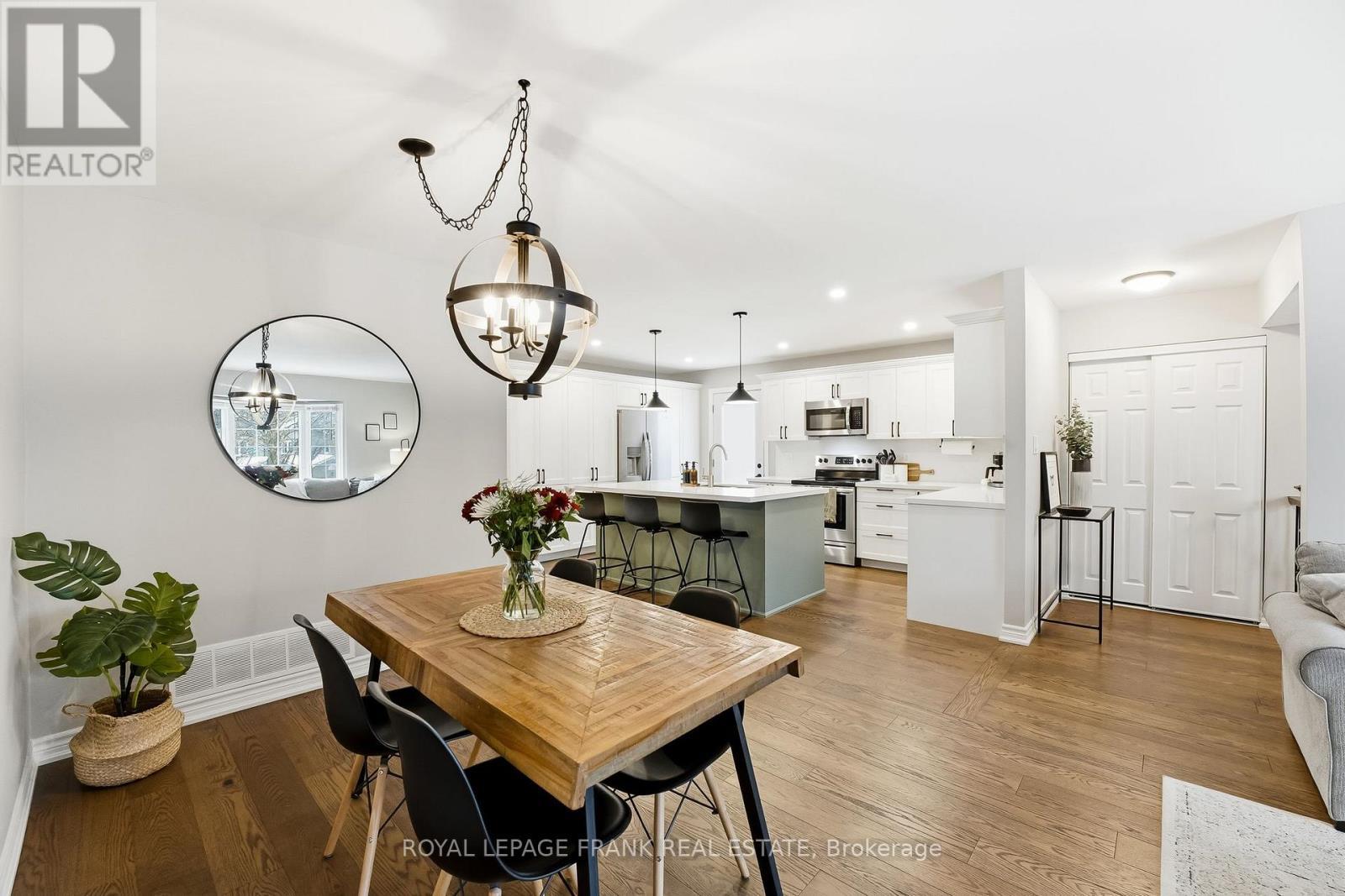 












815 ATTERSLEY DRIVE

,
Oshawa (Pinecrest),




Ontario
L1K1T4

