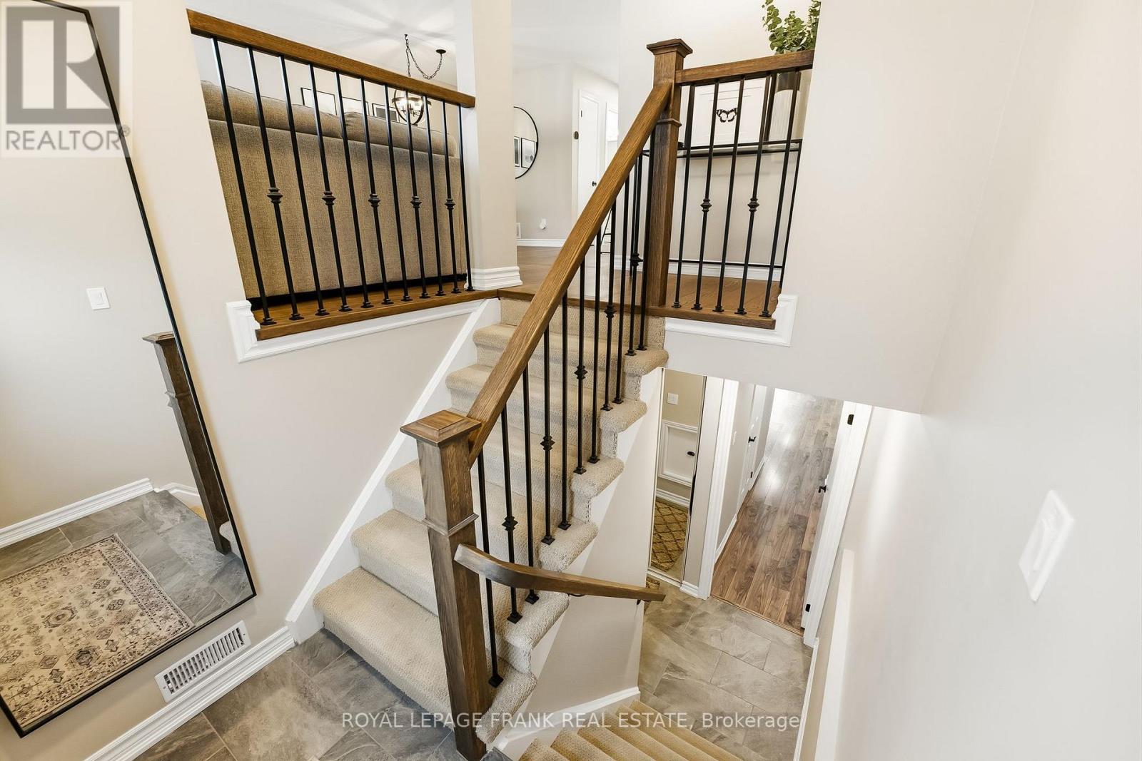 












815 ATTERSLEY DRIVE

,
Oshawa (Pinecrest),




Ontario
L1K1T4

