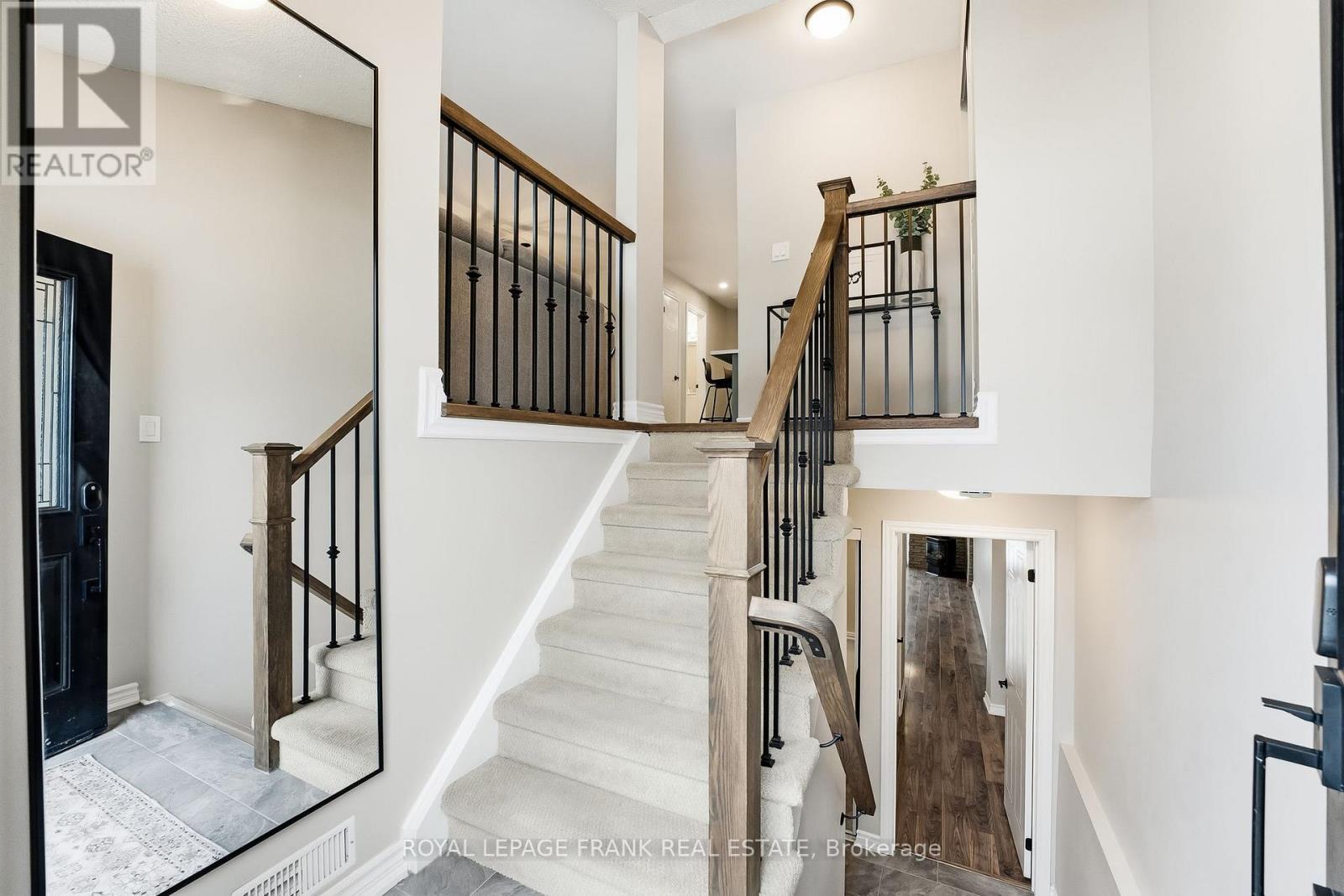 












815 ATTERSLEY DRIVE

,
Oshawa (Pinecrest),




Ontario
L1K1T4

