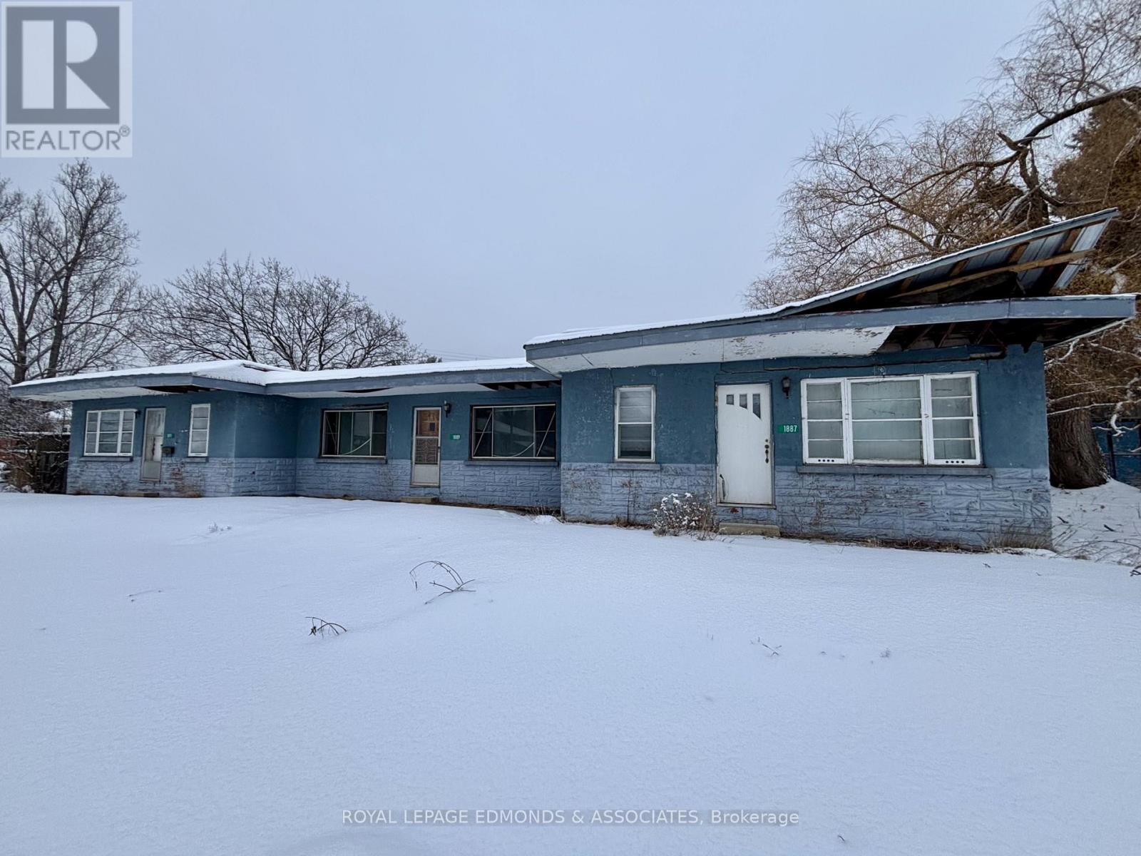 












1887 PETAWAWA BOULEVARD

,
Petawawa,




Ontario
K8H7H5

