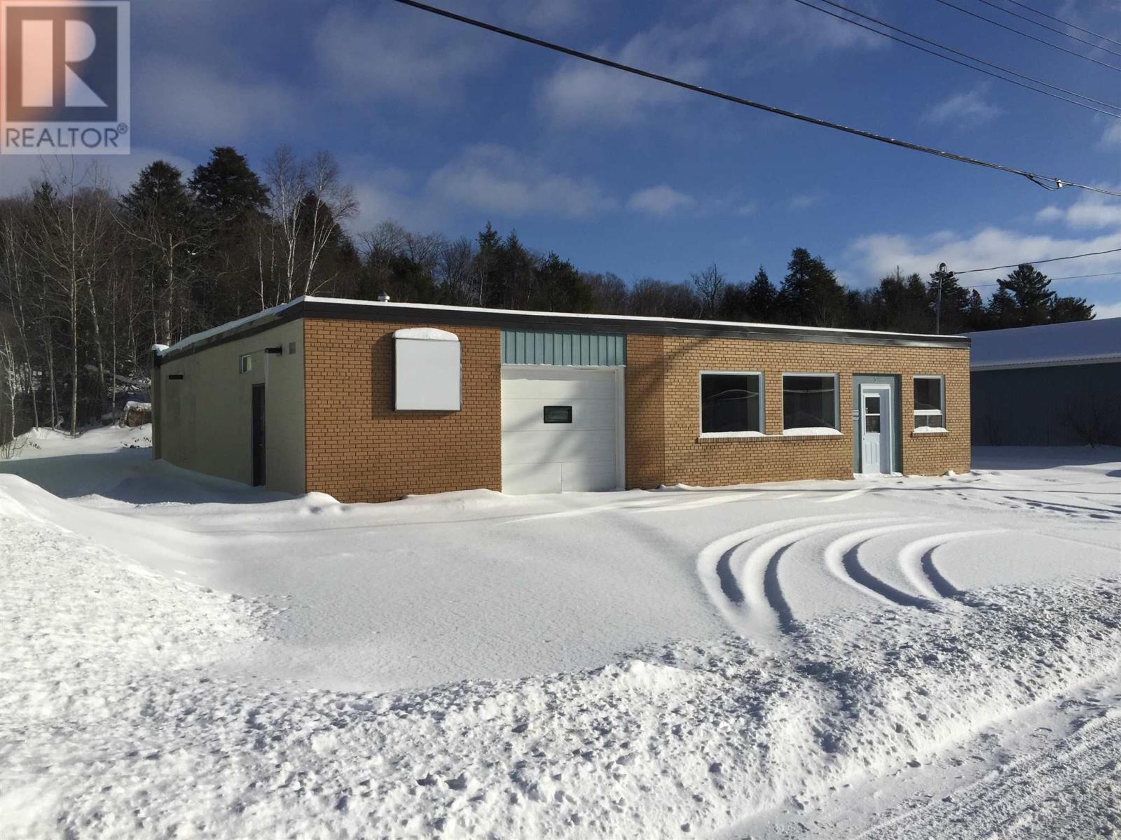 












5B Perini RD

,
Elliot Lake,




Ontario
P4A2T1

