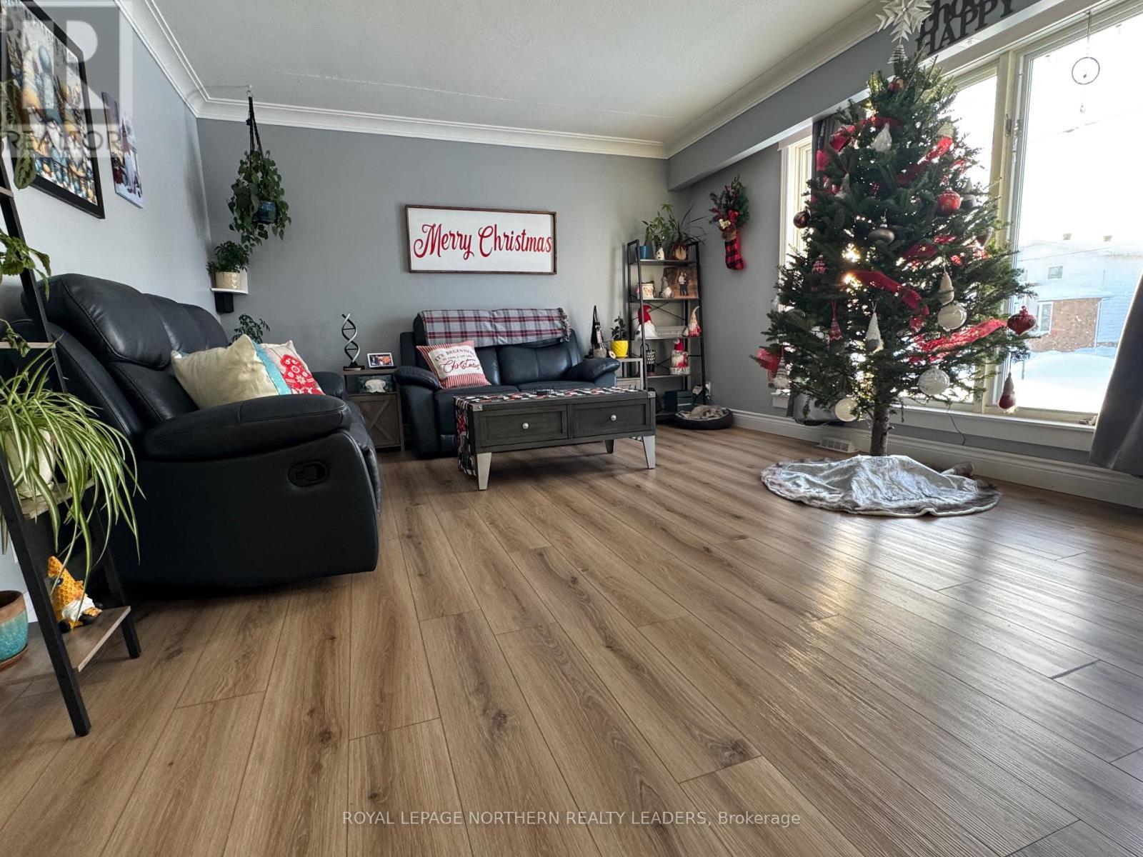 












510 BALSAM STREET S

,
Timmins (TS - SE),




Ontario
P4N2G1

