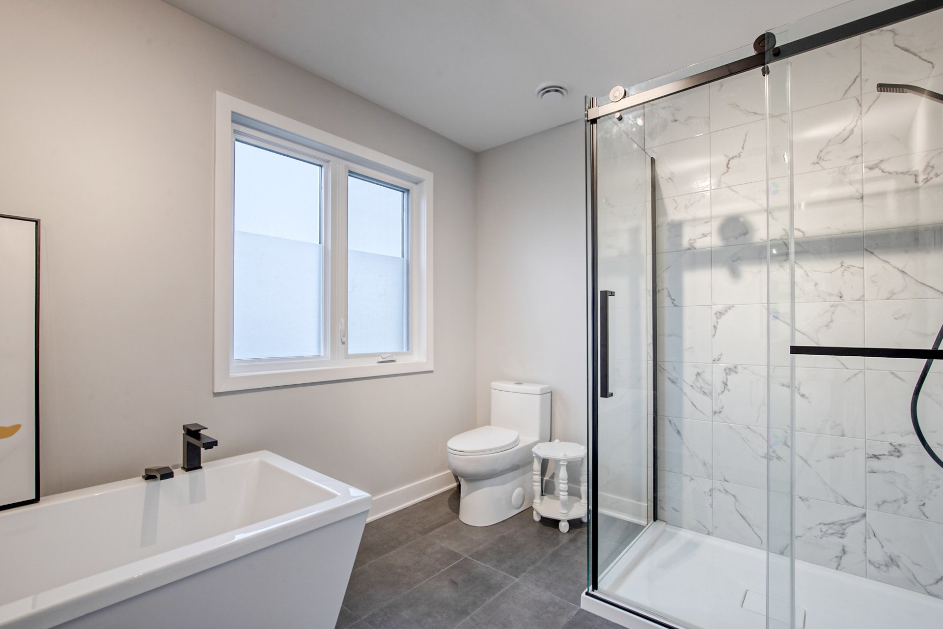 









734


Rue Magnone

,
Granby,




QC
J2H3J6

