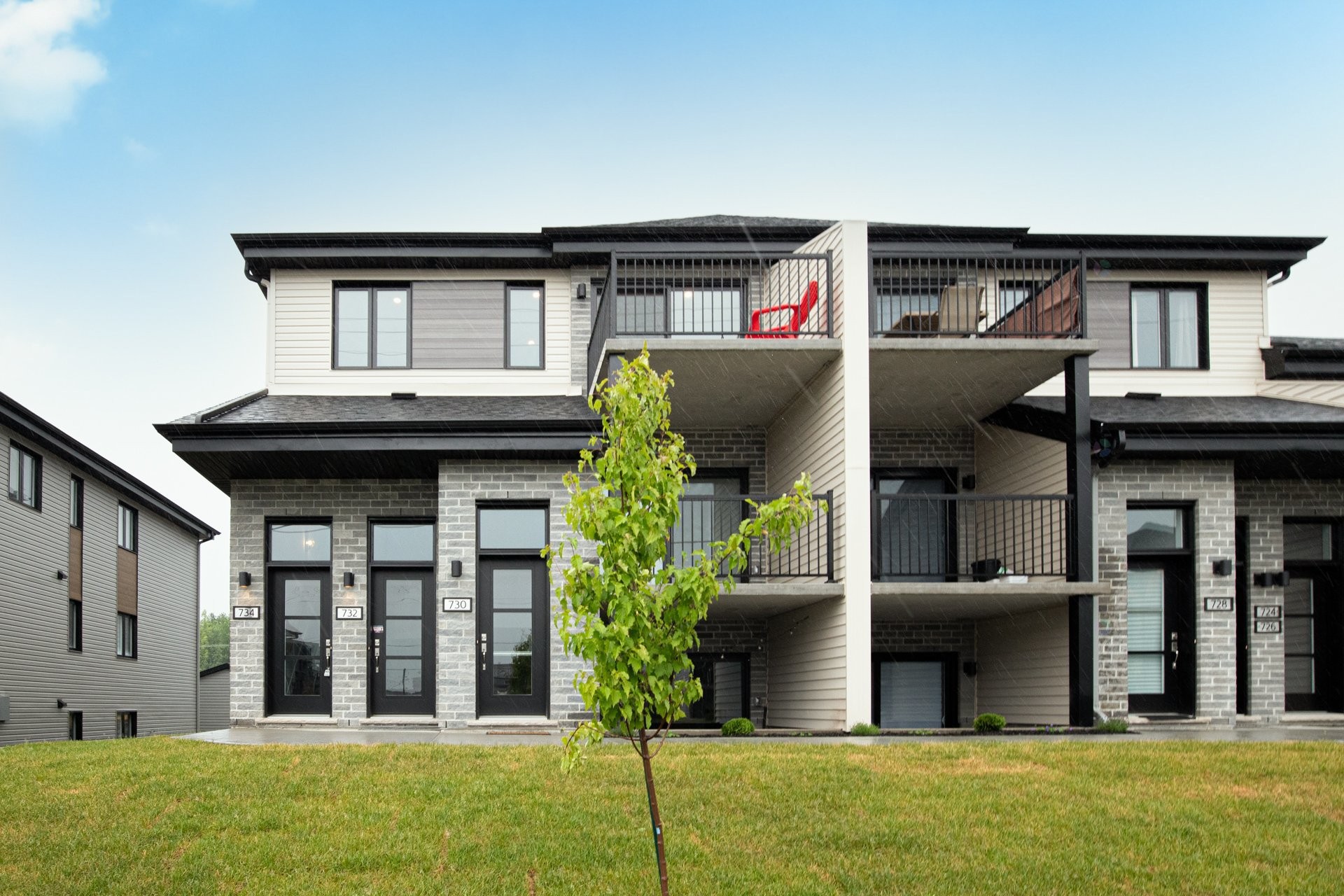 









734


Rue Magnone

,
Granby,




QC
J2H3J6

